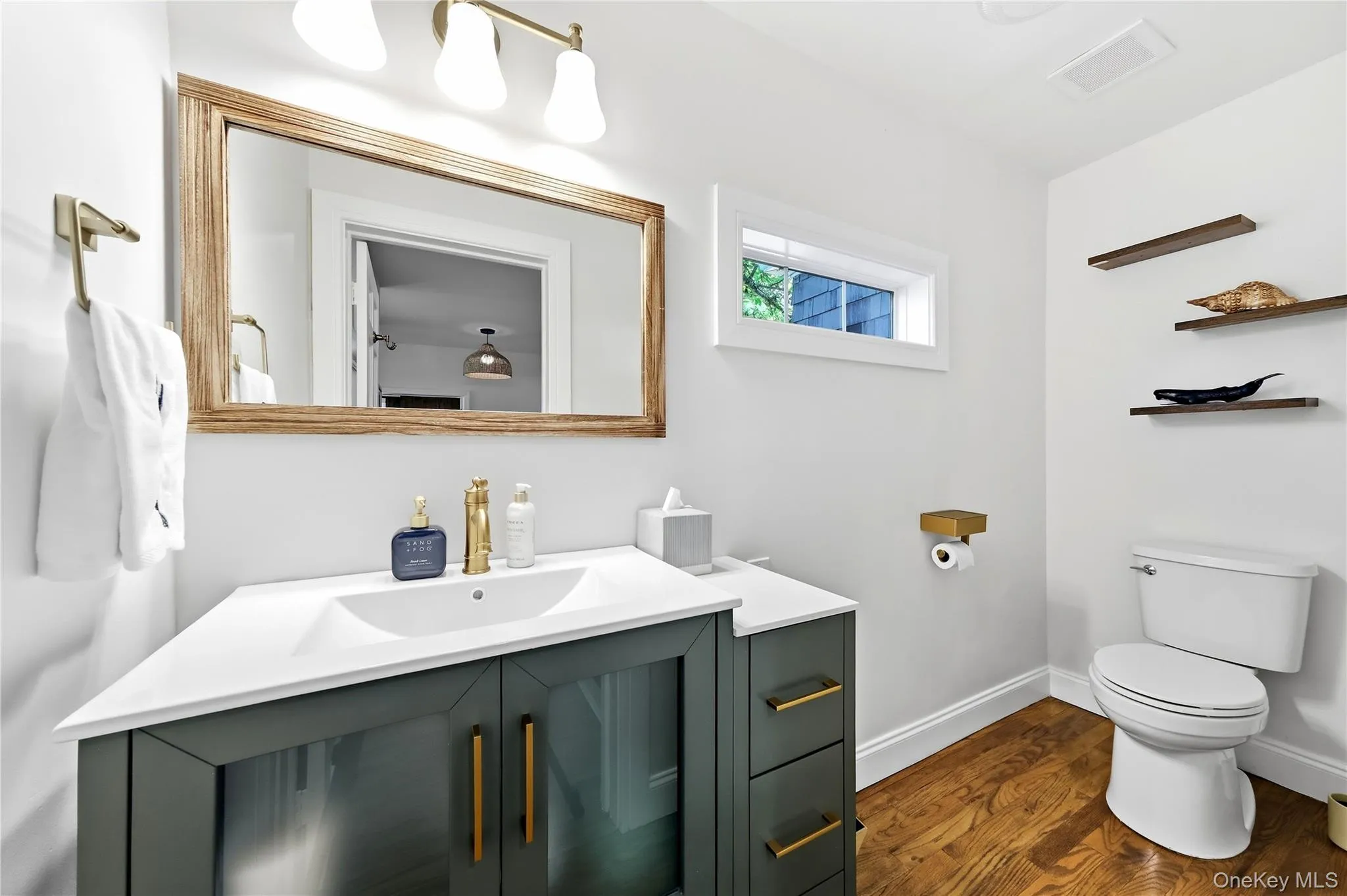 61 Ocean Avenue, Islip, NY, 8 Bedrooms Bedrooms, 14 Rooms Rooms,5 BathroomsBathrooms,Residential,For Rent,Ocean,0,1042189 61 Ocean Avenue, Islip, NY, 8 Bedrooms Bedrooms, 14 Rooms Rooms,5 BathroomsBathrooms,Residential,For Rent,Ocean,0,1042189