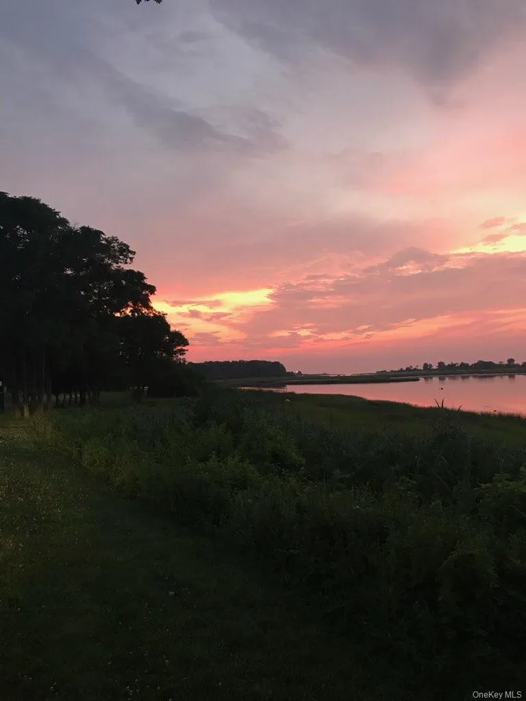 128 Walnut Road, Smithtown, NY, 3 Bedrooms Bedrooms, 5 Rooms Rooms,1 BathroomBathrooms,Residential,For Rent,Walnut,0,1042194 128 Walnut Road, Smithtown, NY, 3 Bedrooms Bedrooms, 5 Rooms Rooms,1 BathroomBathrooms,Residential,For Rent,Walnut,0,1042194