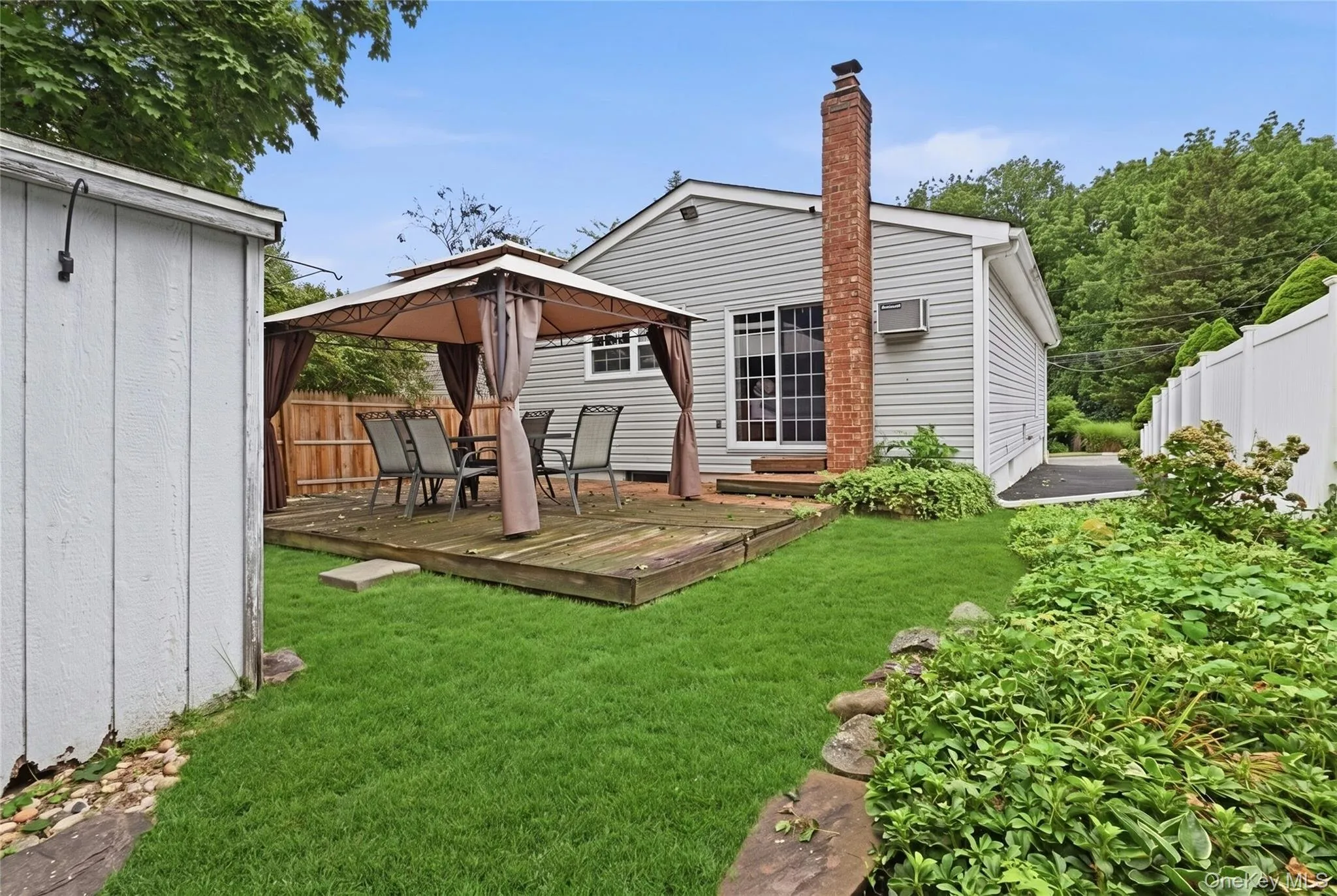 128 Walnut Road, Smithtown, NY, 3 Bedrooms Bedrooms, 5 Rooms Rooms,1 BathroomBathrooms,Residential,For Rent,Walnut,0,1042194 128 Walnut Road, Smithtown, NY, 3 Bedrooms Bedrooms, 5 Rooms Rooms,1 BathroomBathrooms,Residential,For Rent,Walnut,0,1042194