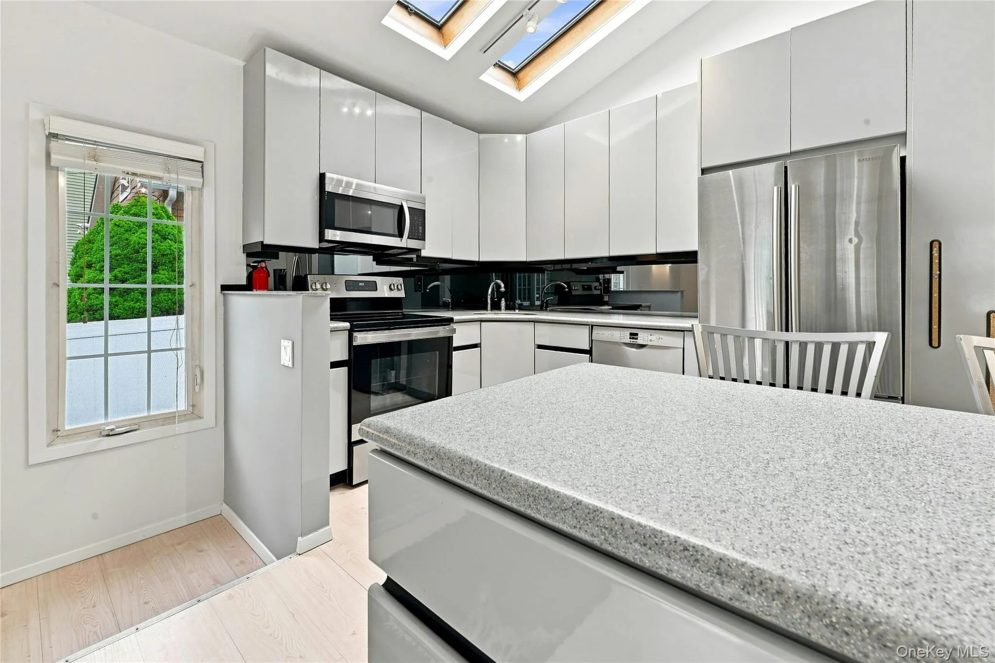 128 Walnut Road, Smithtown, NY, 3 Bedrooms Bedrooms, 5 Rooms Rooms,1 BathroomBathrooms,Residential,For Rent,Walnut,0,1042194 128 Walnut Road, Smithtown, NY, 3 Bedrooms Bedrooms, 5 Rooms Rooms,1 BathroomBathrooms,Residential,For Rent,Walnut,0,1042194