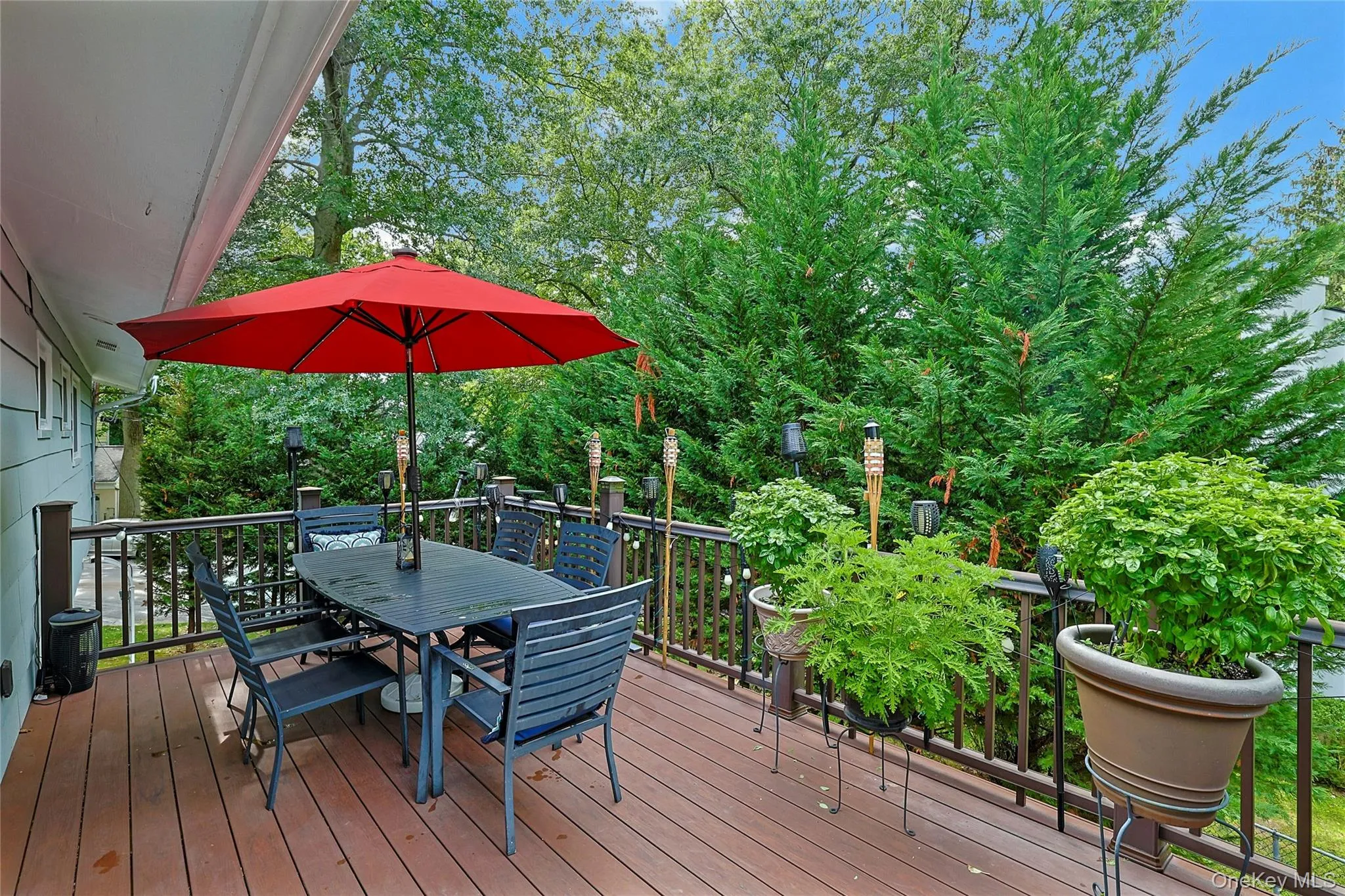 Deck off of dining room for indoor/outdoor living. Deck off of dining room for indoor/outdoor living.