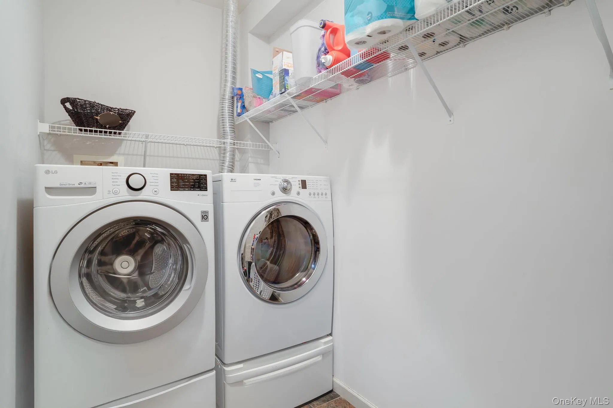 27 Frieda Lane, La Grange, NY, 3 Bedrooms Bedrooms, 10 Rooms Rooms,3 BathroomsBathrooms,Residential,For Rent,Frieda,0,1042196 27 Frieda Lane, La Grange, NY, 3 Bedrooms Bedrooms, 10 Rooms Rooms,3 BathroomsBathrooms,Residential,For Rent,Frieda,0,1042196