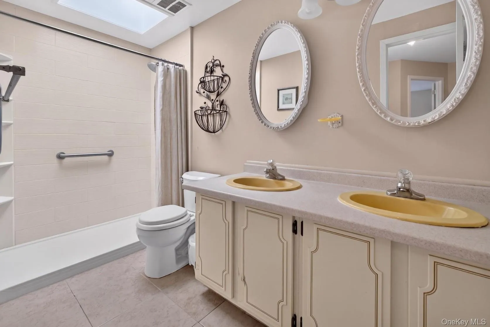 278 Brettonwoods Drive, Brookhaven, NY, 3 Bedrooms Bedrooms, 8 Rooms Rooms,1 BathroomBathrooms,Residential,For Rent,Brettonwoods,0,1042199 278 Brettonwoods Drive, Brookhaven, NY, 3 Bedrooms Bedrooms, 8 Rooms Rooms,1 BathroomBathrooms,Residential,For Rent,Brettonwoods,0,1042199
