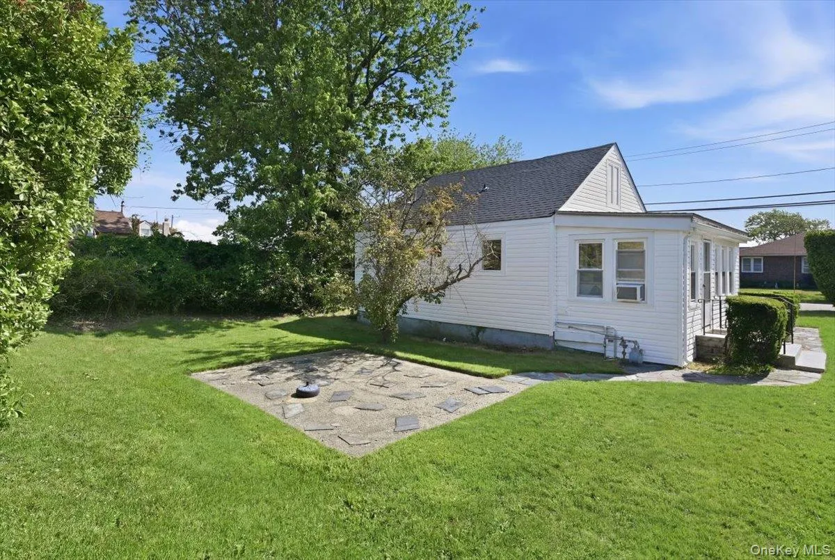 310 West Drive, Babylon, NY, 4 Bedrooms Bedrooms, ,1 BathroomBathrooms,Residential,For Rent,West Drive,0,1042205 310 West Drive, Babylon, NY, 4 Bedrooms Bedrooms, ,1 BathroomBathrooms,Residential,For Rent,West Drive,0,1042205