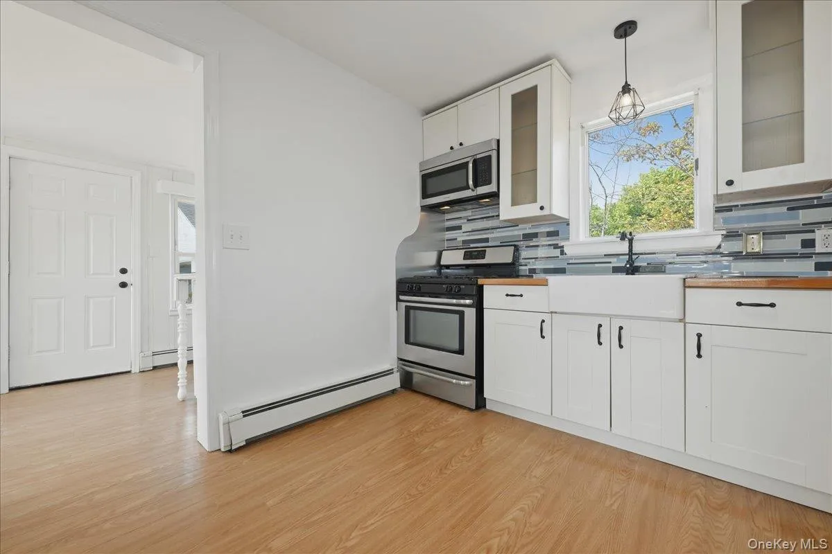 310 West Drive, Babylon, NY, 4 Bedrooms Bedrooms, ,1 BathroomBathrooms,Residential,For Rent,West Drive,0,1042205 310 West Drive, Babylon, NY, 4 Bedrooms Bedrooms, ,1 BathroomBathrooms,Residential,For Rent,West Drive,0,1042205