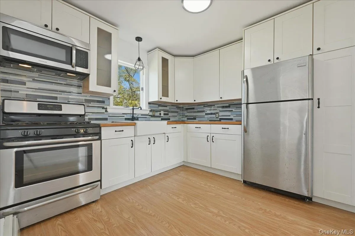 310 West Drive, Babylon, NY, 4 Bedrooms Bedrooms, ,1 BathroomBathrooms,Residential,For Rent,West Drive,0,1042205 310 West Drive, Babylon, NY, 4 Bedrooms Bedrooms, ,1 BathroomBathrooms,Residential,For Rent,West Drive,0,1042205