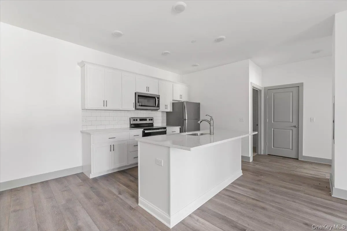 75 Forester Avenue, Warwick (town), NY, 2 Bedrooms Bedrooms, 4 Rooms Rooms,2 BathroomsBathrooms,Residential Lease,For Rent,Forester,0,1042211 75 Forester Avenue, Warwick (town), NY, 2 Bedrooms Bedrooms, 4 Rooms Rooms,2 BathroomsBathrooms,Residential Lease,For Rent,Forester,0,1042211