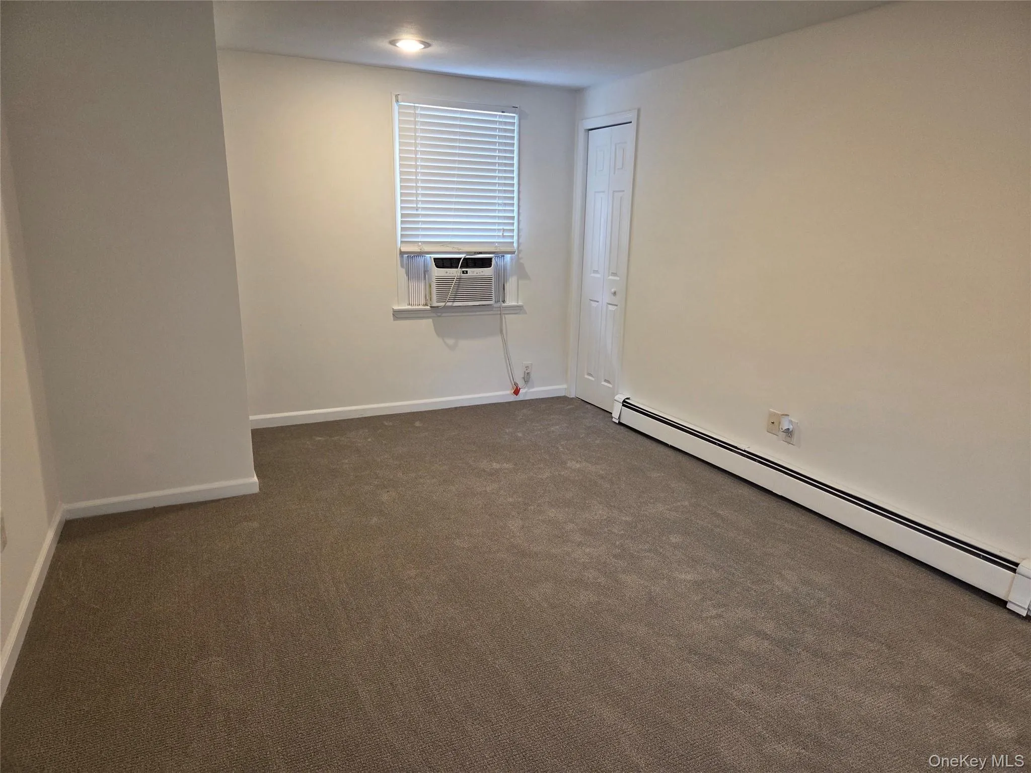 10 Irving Drive, Oyster Bay, NY, 1 Bedroom Bedrooms, 4 Rooms Rooms,1 BathroomBathrooms,Residential Lease,For Rent,Irving,0,1042213 10 Irving Drive, Oyster Bay, NY, 1 Bedroom Bedrooms, 4 Rooms Rooms,1 BathroomBathrooms,Residential Lease,For Rent,Irving,0,1042213