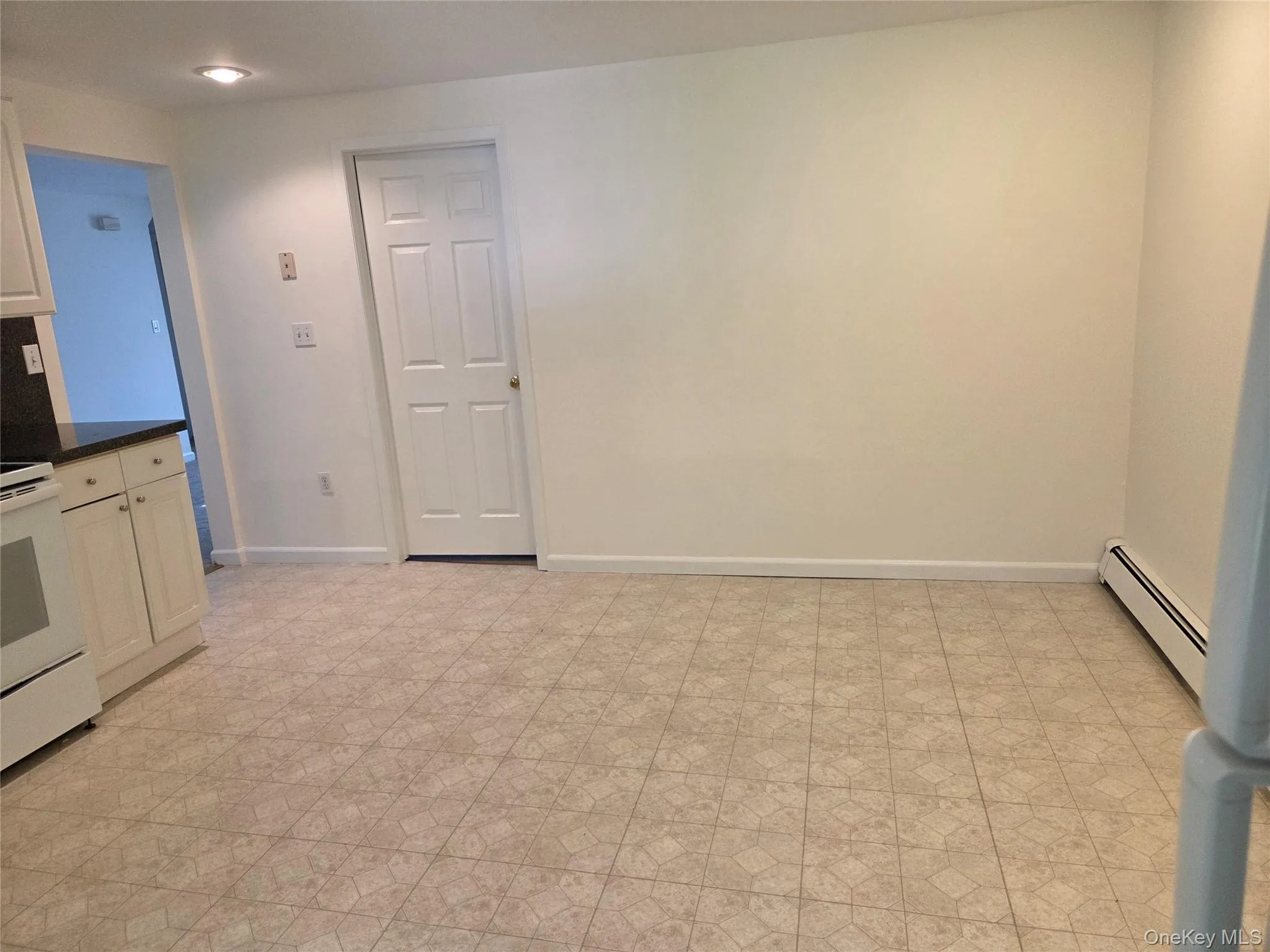 10 Irving Drive, Oyster Bay, NY, 1 Bedroom Bedrooms, 4 Rooms Rooms,1 BathroomBathrooms,Residential Lease,For Rent,Irving,0,1042213 10 Irving Drive, Oyster Bay, NY, 1 Bedroom Bedrooms, 4 Rooms Rooms,1 BathroomBathrooms,Residential Lease,For Rent,Irving,0,1042213