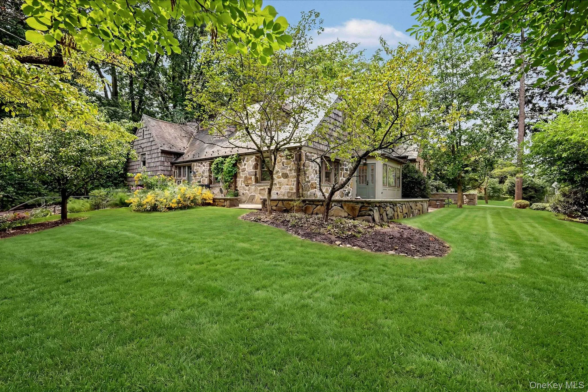 106 Glenwood Avenue, New Rochelle, NY, 5 Bedrooms Bedrooms, 9 Rooms Rooms,3 BathroomsBathrooms,Residential,For Rent,Glenwood,0,1042214 106 Glenwood Avenue, New Rochelle, NY, 5 Bedrooms Bedrooms, 9 Rooms Rooms,3 BathroomsBathrooms,Residential,For Rent,Glenwood,0,1042214