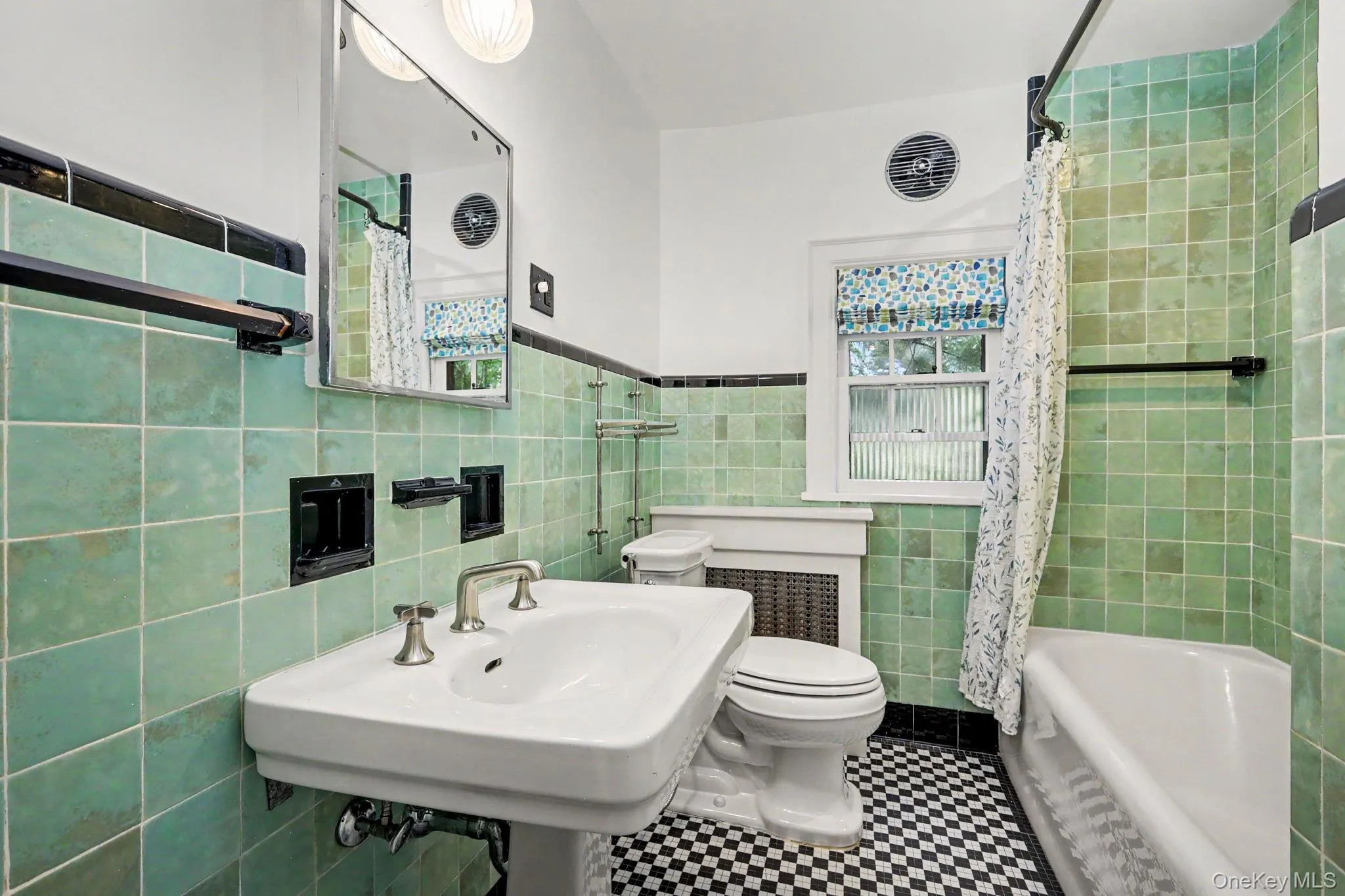 106 Glenwood Avenue, New Rochelle, NY, 5 Bedrooms Bedrooms, 9 Rooms Rooms,3 BathroomsBathrooms,Residential,For Rent,Glenwood,0,1042214 106 Glenwood Avenue, New Rochelle, NY, 5 Bedrooms Bedrooms, 9 Rooms Rooms,3 BathroomsBathrooms,Residential,For Rent,Glenwood,0,1042214
