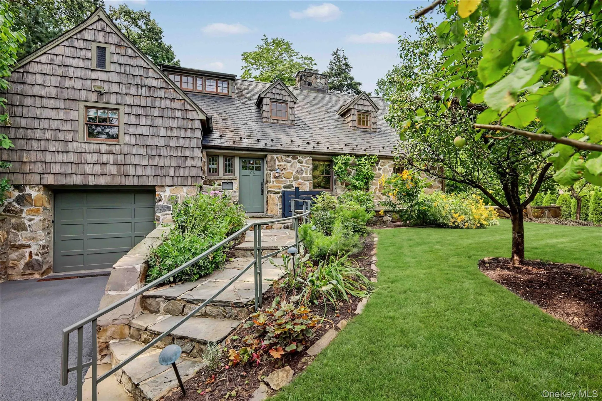 106 Glenwood Avenue, New Rochelle, NY, 5 Bedrooms Bedrooms, 9 Rooms Rooms,3 BathroomsBathrooms,Residential,For Rent,Glenwood,0,1042214 106 Glenwood Avenue, New Rochelle, NY, 5 Bedrooms Bedrooms, 9 Rooms Rooms,3 BathroomsBathrooms,Residential,For Rent,Glenwood,0,1042214