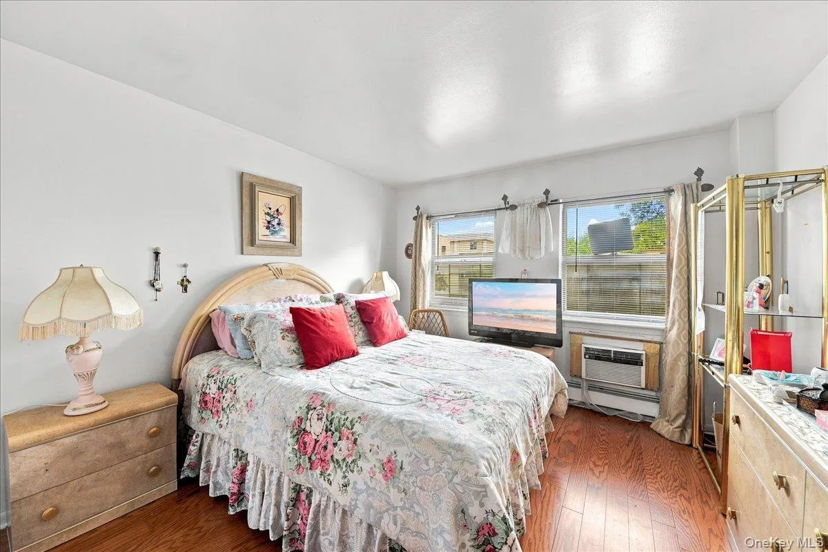 847 Underhill Avenue, New York, NY, 2 Bedrooms Bedrooms, 4 Rooms Rooms,1 BathroomBathrooms,Residential,For Rent,Underhill,0,1042215 847 Underhill Avenue, New York, NY, 2 Bedrooms Bedrooms, 4 Rooms Rooms,1 BathroomBathrooms,Residential,For Rent,Underhill,0,1042215