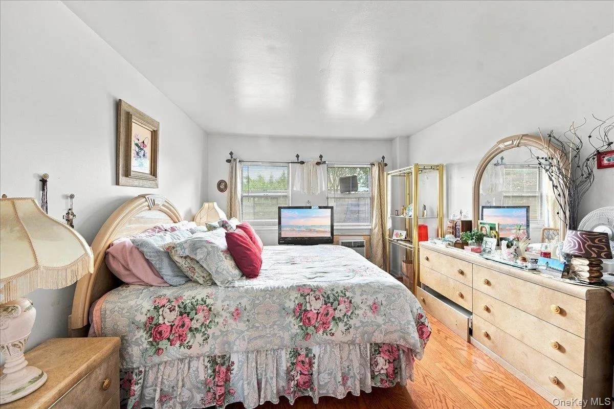 847 Underhill Avenue, New York, NY, 2 Bedrooms Bedrooms, 4 Rooms Rooms,1 BathroomBathrooms,Residential,For Rent,Underhill,0,1042215 847 Underhill Avenue, New York, NY, 2 Bedrooms Bedrooms, 4 Rooms Rooms,1 BathroomBathrooms,Residential,For Rent,Underhill,0,1042215
