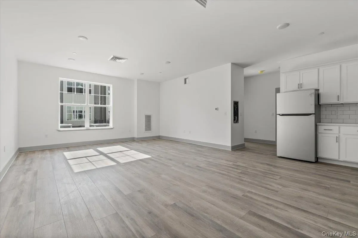 75 Forester Avenue, Warwick (town), NY, 1 Bedroom Bedrooms, 4 Rooms Rooms,1 BathroomBathrooms,Residential Lease,For Rent,Forester,0,1042217 75 Forester Avenue, Warwick (town), NY, 1 Bedroom Bedrooms, 4 Rooms Rooms,1 BathroomBathrooms,Residential Lease,For Rent,Forester,0,1042217
