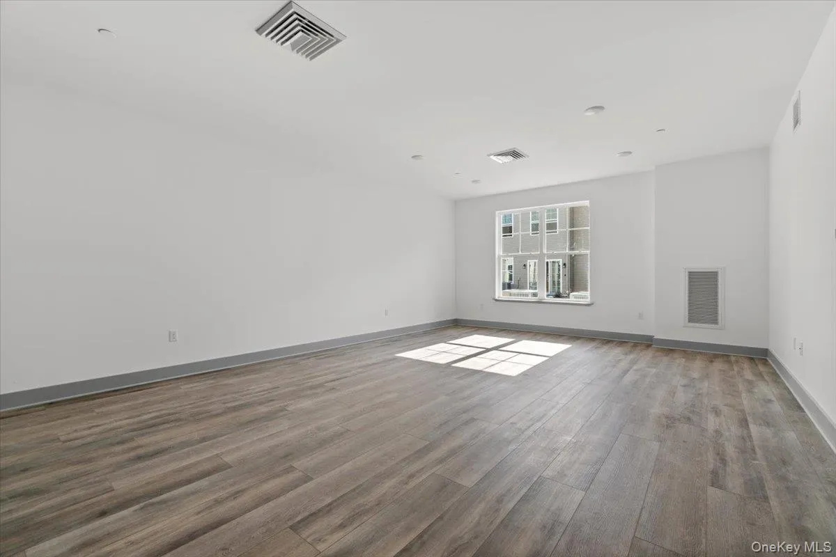 75 Forester Avenue, Warwick (town), NY, 1 Bedroom Bedrooms, 4 Rooms Rooms,1 BathroomBathrooms,Residential Lease,For Rent,Forester,0,1042217 75 Forester Avenue, Warwick (town), NY, 1 Bedroom Bedrooms, 4 Rooms Rooms,1 BathroomBathrooms,Residential Lease,For Rent,Forester,0,1042217