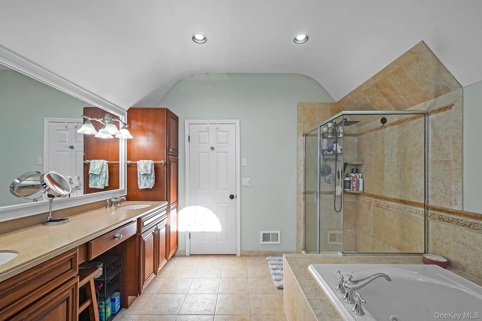 3 Crossfield Court, Brookhaven, NY, 5 Bedrooms Bedrooms, 10 Rooms Rooms,3 BathroomsBathrooms,Residential,For Rent,Crossfield,0,1042218 3 Crossfield Court, Brookhaven, NY, 5 Bedrooms Bedrooms, 10 Rooms Rooms,3 BathroomsBathrooms,Residential,For Rent,Crossfield,0,1042218