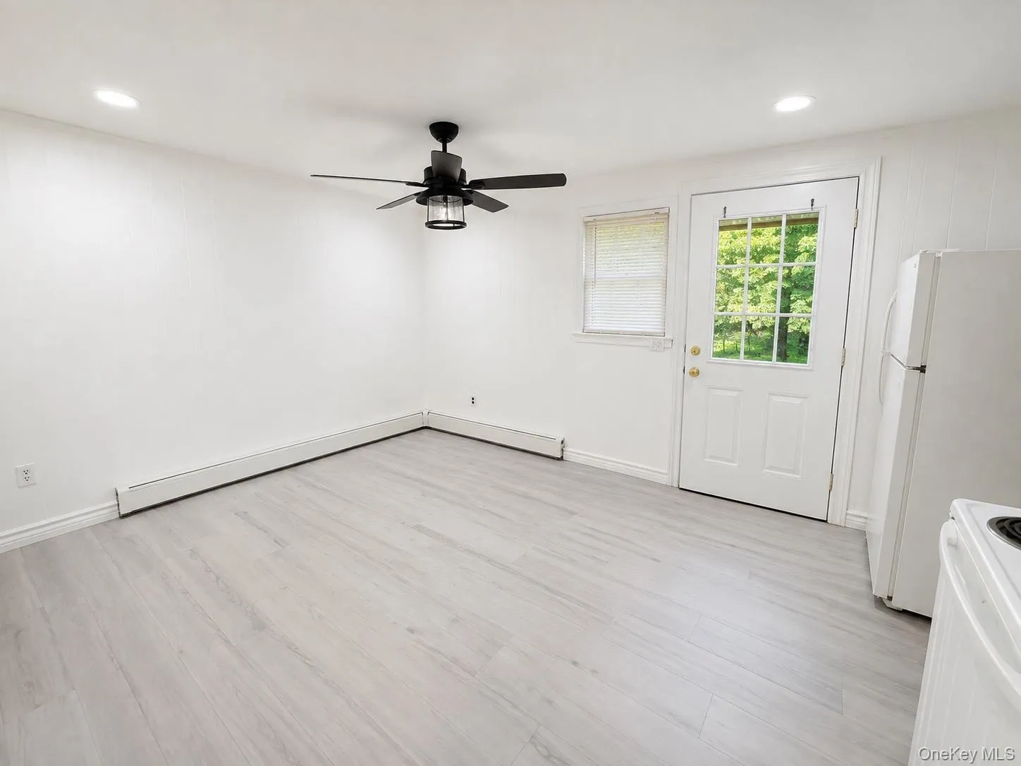 21 Crawford Court, Huntington, NY, 1 Bedroom Bedrooms, 2 Rooms Rooms,1 BathroomBathrooms,Residential Lease,For Rent,Crawford,0,1042226 21 Crawford Court, Huntington, NY, 1 Bedroom Bedrooms, 2 Rooms Rooms,1 BathroomBathrooms,Residential Lease,For Rent,Crawford,0,1042226