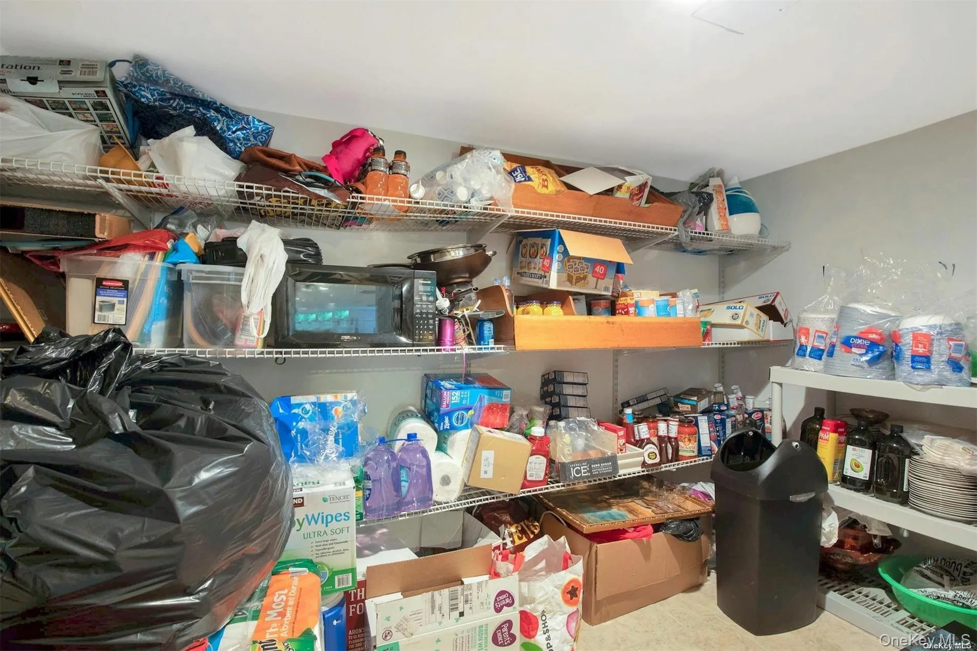 18 Addison Lane, North Hempstead, NY, 4 Bedrooms Bedrooms, 10 Rooms Rooms,2 BathroomsBathrooms,Residential Lease,For Rent,Addison,0,1042230 18 Addison Lane, North Hempstead, NY, 4 Bedrooms Bedrooms, 10 Rooms Rooms,2 BathroomsBathrooms,Residential Lease,For Rent,Addison,0,1042230