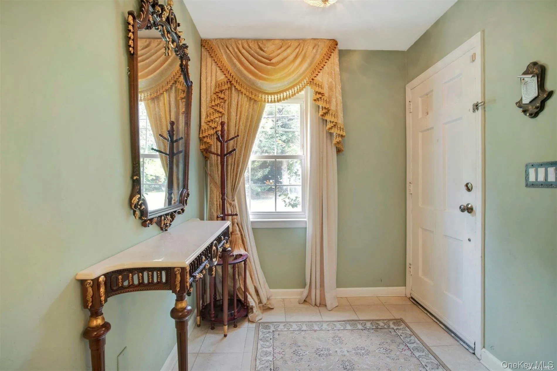 18 Addison Lane, North Hempstead, NY, 4 Bedrooms Bedrooms, 10 Rooms Rooms,2 BathroomsBathrooms,Residential Lease,For Rent,Addison,0,1042230 18 Addison Lane, North Hempstead, NY, 4 Bedrooms Bedrooms, 10 Rooms Rooms,2 BathroomsBathrooms,Residential Lease,For Rent,Addison,0,1042230