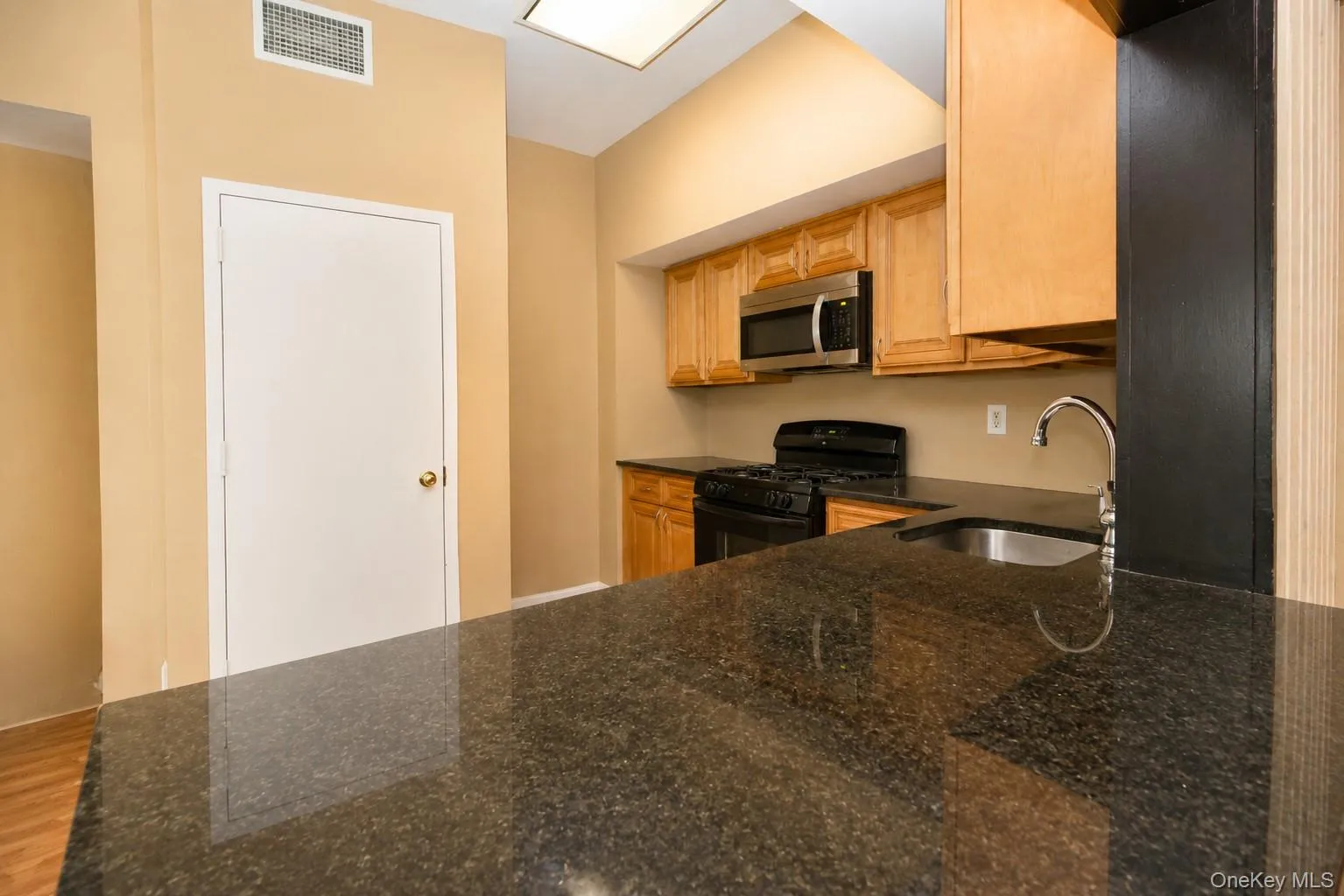 119 Country Club Lane, Haverstraw, NY, 1 Bedroom Bedrooms, 4 Rooms Rooms,1 BathroomBathrooms,Residential,For Rent,Country Club,0,1042231 119 Country Club Lane, Haverstraw, NY, 1 Bedroom Bedrooms, 4 Rooms Rooms,1 BathroomBathrooms,Residential,For Rent,Country Club,0,1042231
