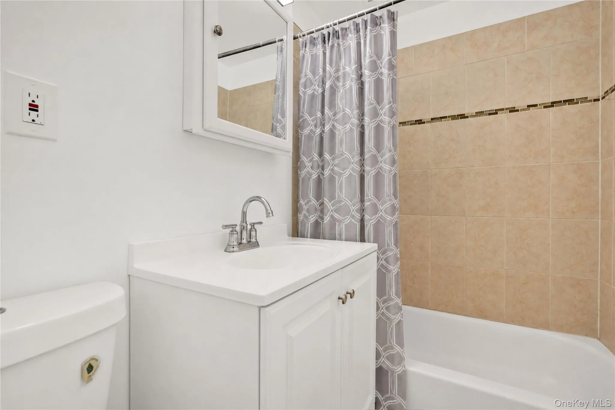 529 156th Street, New York, NY, 3 Bedrooms Bedrooms, 6 Rooms Rooms,1 BathroomBathrooms,Residential,For Rent,156th,0,1042234 529 156th Street, New York, NY, 3 Bedrooms Bedrooms, 6 Rooms Rooms,1 BathroomBathrooms,Residential,For Rent,156th,0,1042234