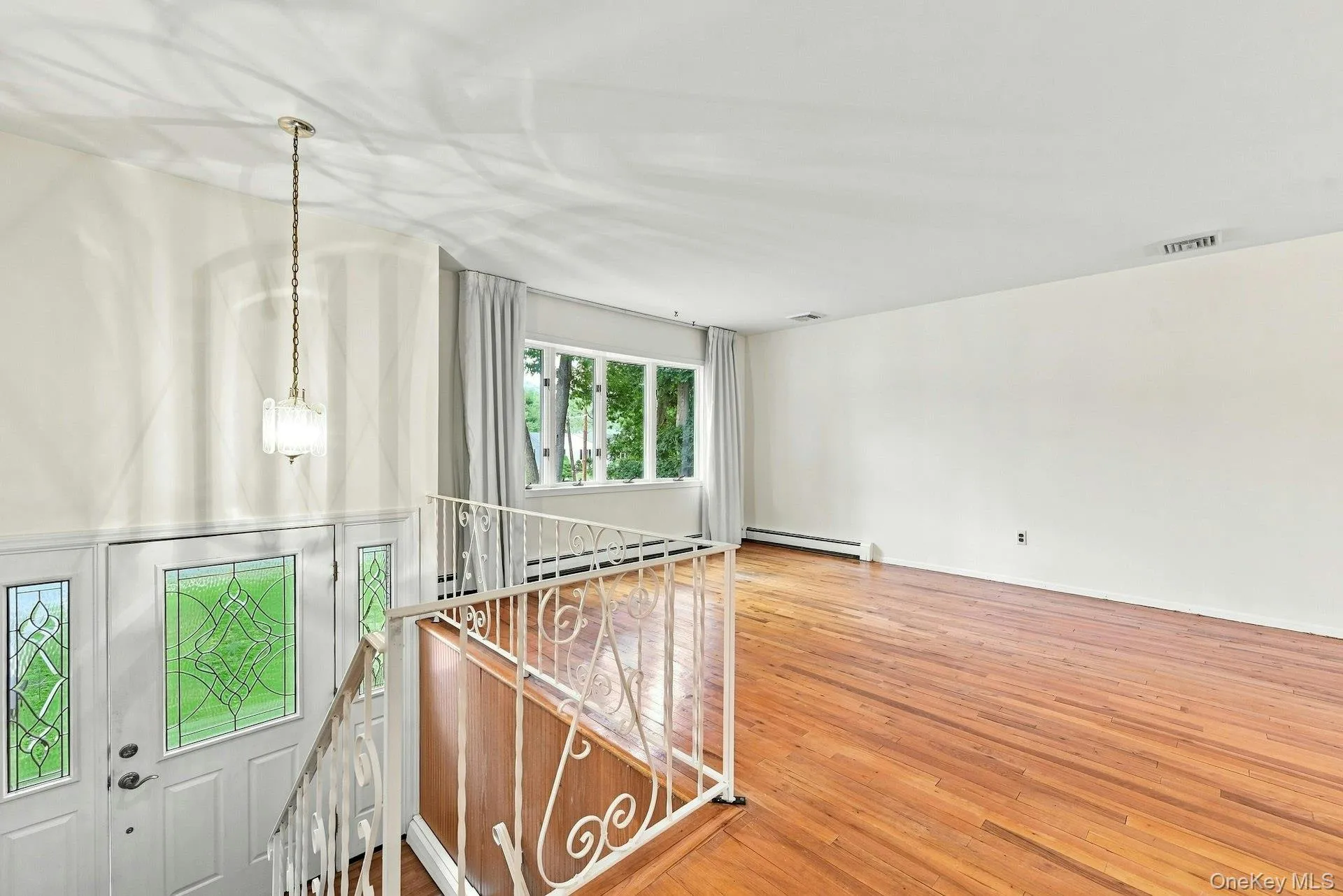 86 39th Street, Islip, NY, 4 Bedrooms Bedrooms, 8 Rooms Rooms,1 BathroomBathrooms,Residential,For Rent,39th,0,1042235 86 39th Street, Islip, NY, 4 Bedrooms Bedrooms, 8 Rooms Rooms,1 BathroomBathrooms,Residential,For Rent,39th,0,1042235