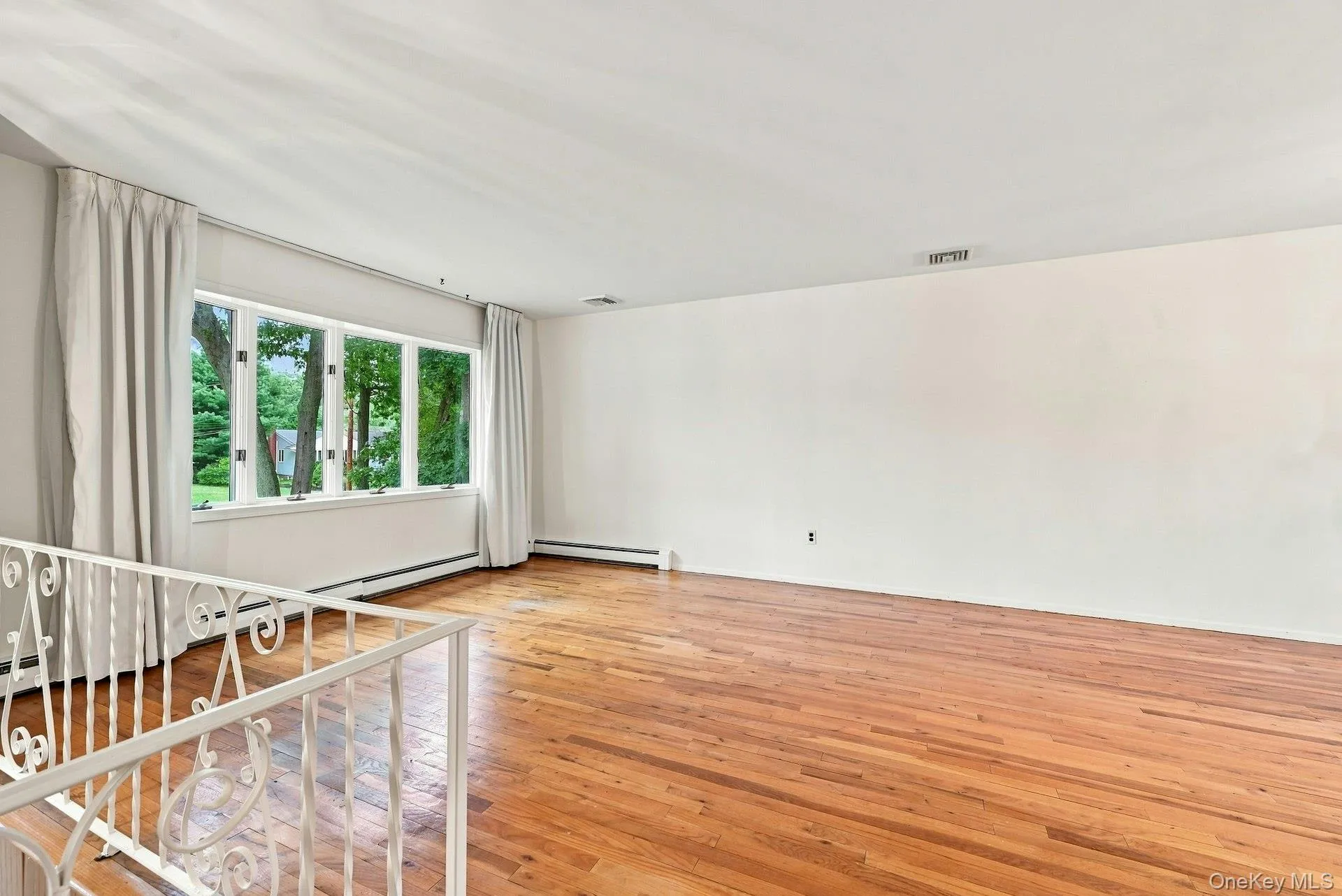 86 39th Street, Islip, NY, 4 Bedrooms Bedrooms, 8 Rooms Rooms,1 BathroomBathrooms,Residential,For Rent,39th,0,1042235 86 39th Street, Islip, NY, 4 Bedrooms Bedrooms, 8 Rooms Rooms,1 BathroomBathrooms,Residential,For Rent,39th,0,1042235