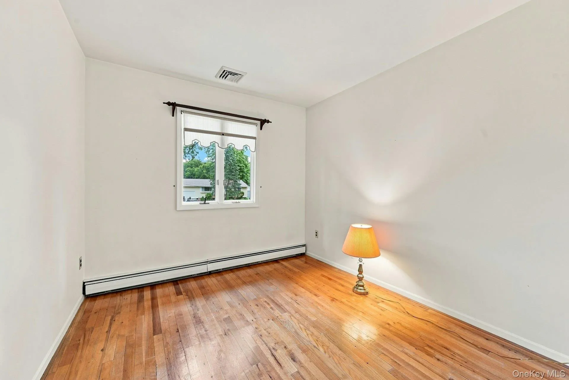 86 39th Street, Islip, NY, 4 Bedrooms Bedrooms, 8 Rooms Rooms,1 BathroomBathrooms,Residential,For Rent,39th,0,1042235 86 39th Street, Islip, NY, 4 Bedrooms Bedrooms, 8 Rooms Rooms,1 BathroomBathrooms,Residential,For Rent,39th,0,1042235