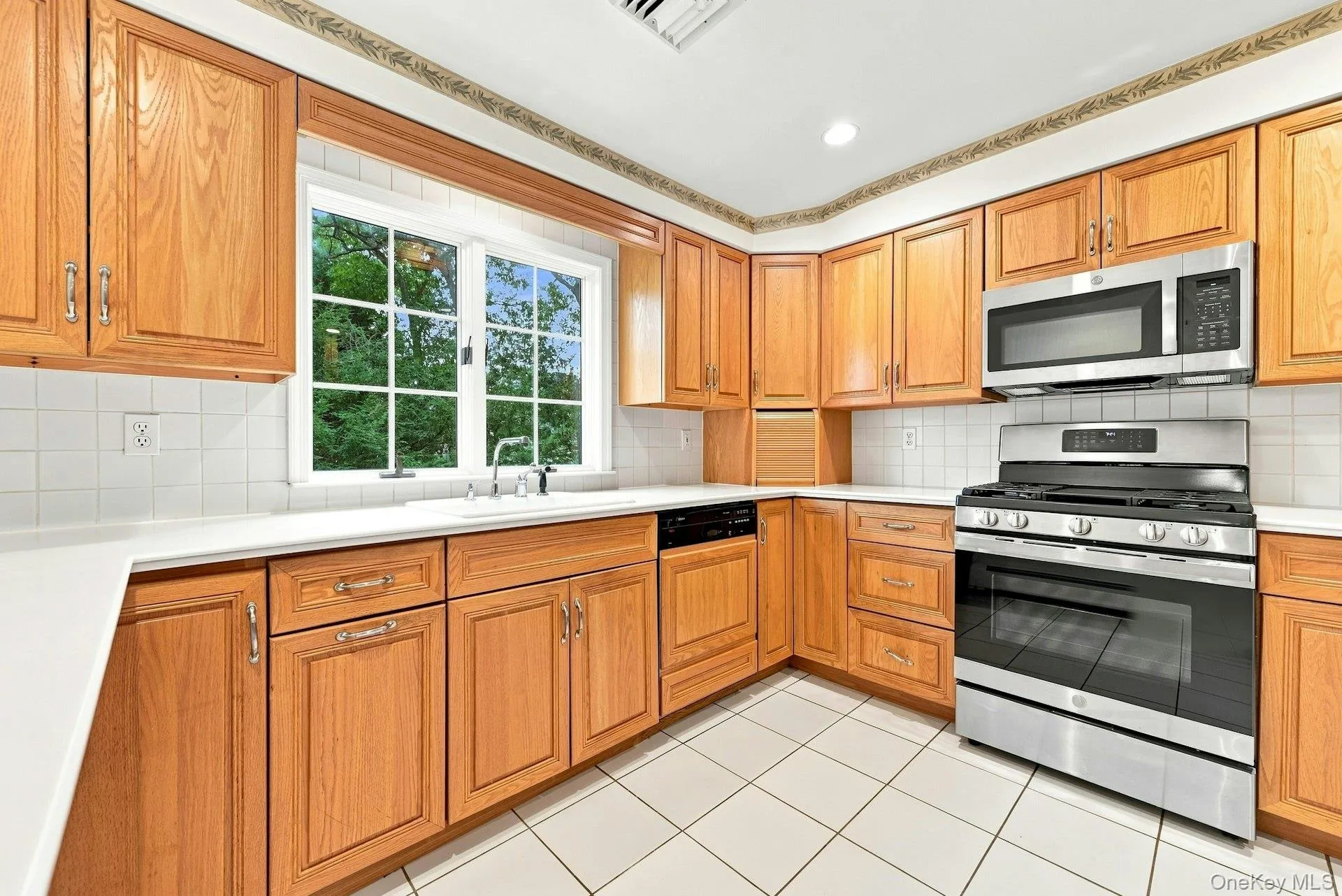 86 39th Street, Islip, NY, 4 Bedrooms Bedrooms, 8 Rooms Rooms,1 BathroomBathrooms,Residential,For Rent,39th,0,1042235 86 39th Street, Islip, NY, 4 Bedrooms Bedrooms, 8 Rooms Rooms,1 BathroomBathrooms,Residential,For Rent,39th,0,1042235