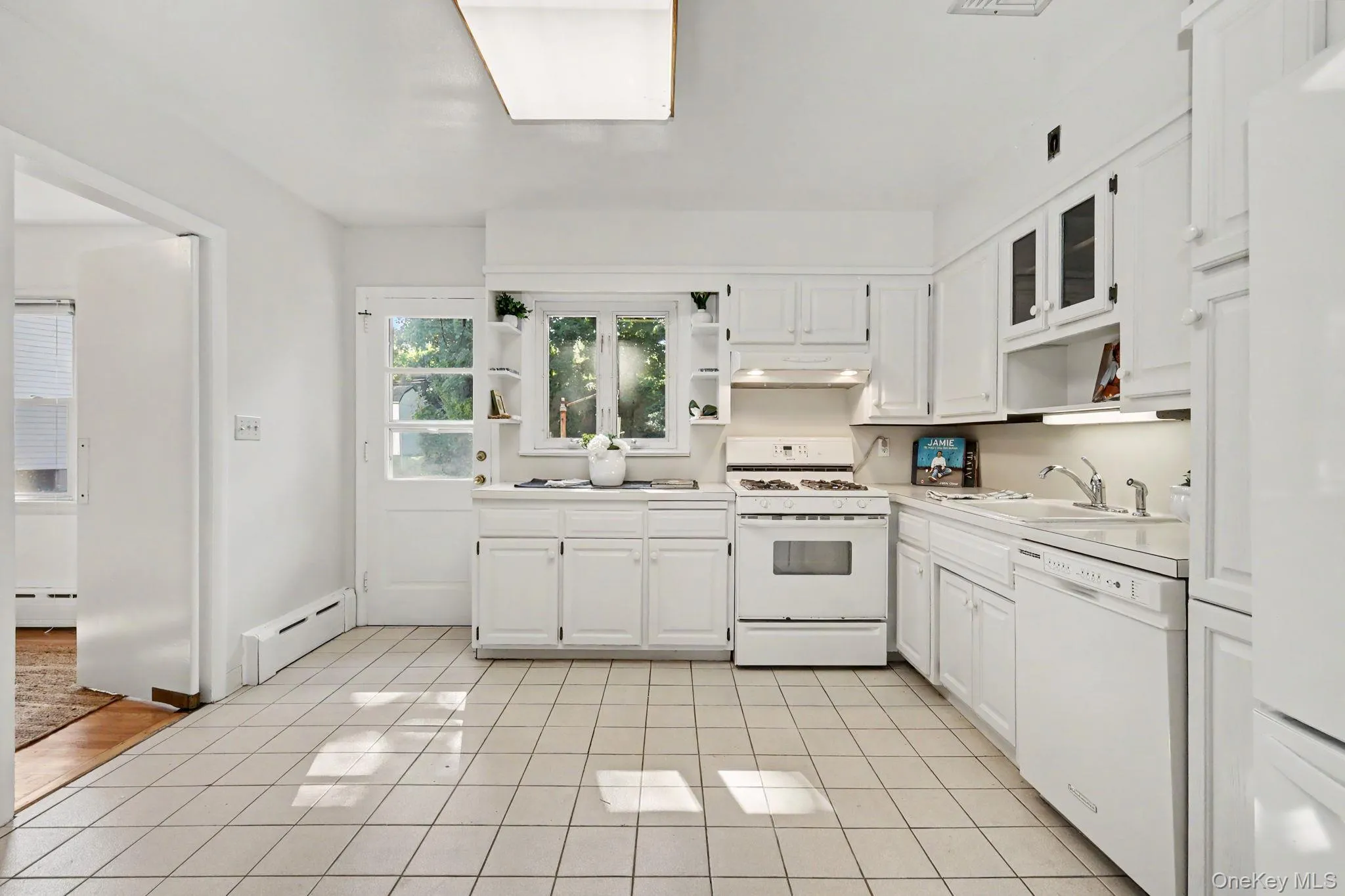 132 Laurel Avenue, Mamaroneck, NY, 3 Bedrooms Bedrooms, 7 Rooms Rooms,2 BathroomsBathrooms,Residential,For Rent,Laurel,0,1042237 132 Laurel Avenue, Mamaroneck, NY, 3 Bedrooms Bedrooms, 7 Rooms Rooms,2 BathroomsBathrooms,Residential,For Rent,Laurel,0,1042237