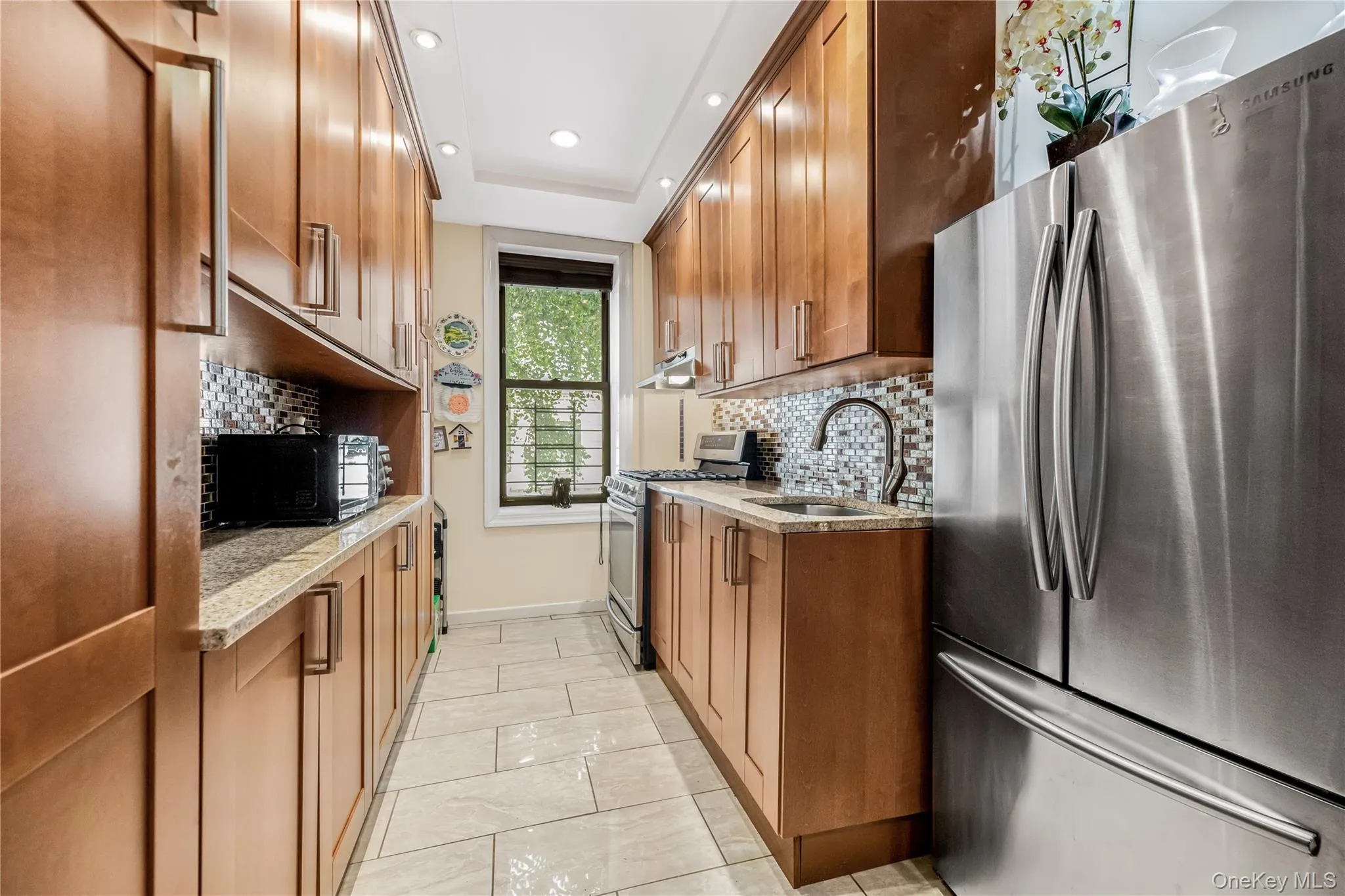Upgraded Kitchen, granite countertops Upgraded Kitchen, granite countertops