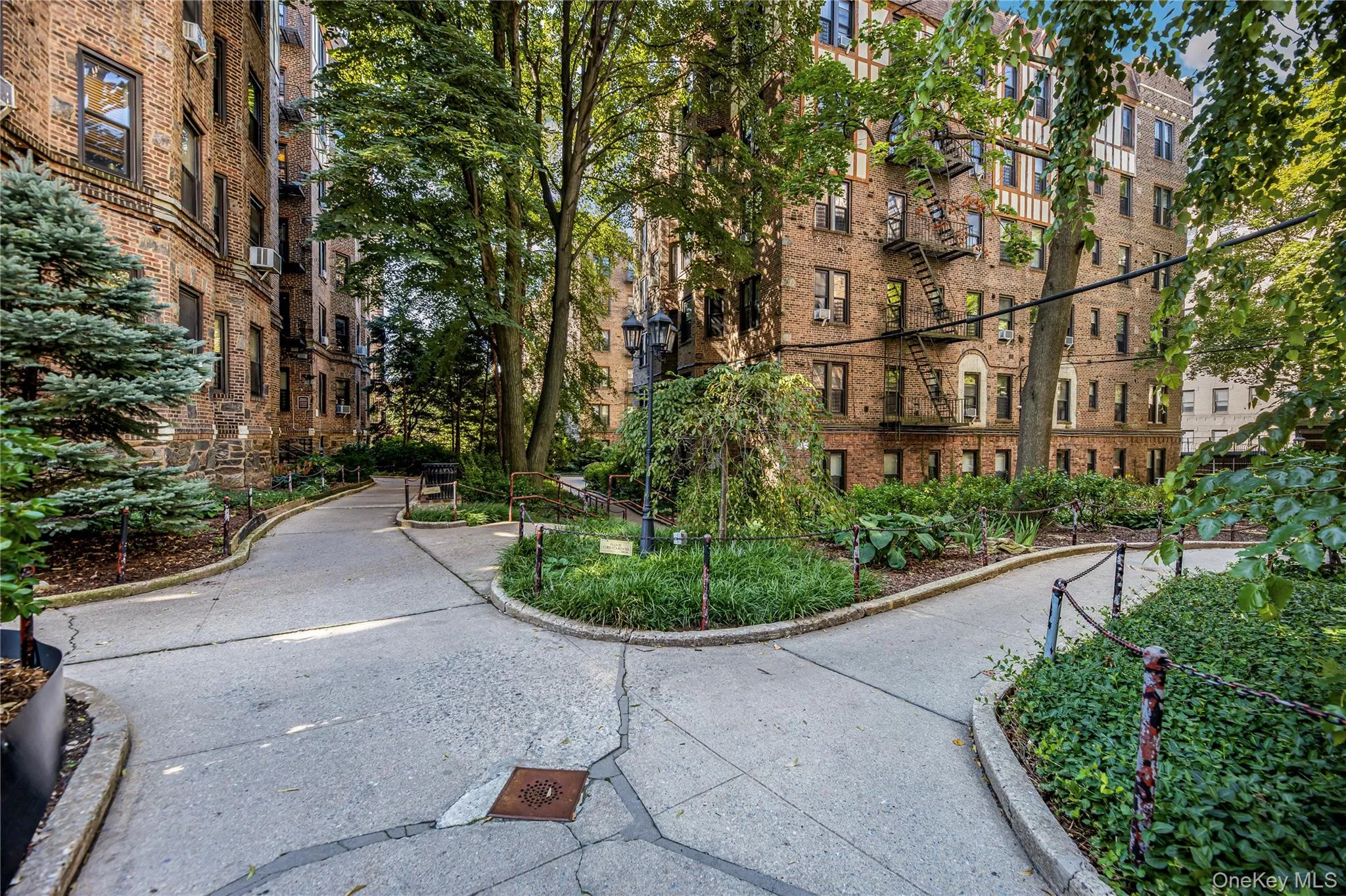 758 Brady Avenue, New York, NY, 2 Bedrooms Bedrooms, 4 Rooms Rooms,1 BathroomBathrooms,Residential,For Rent,Brady,0,1042241 758 Brady Avenue, New York, NY, 2 Bedrooms Bedrooms, 4 Rooms Rooms,1 BathroomBathrooms,Residential,For Rent,Brady,0,1042241