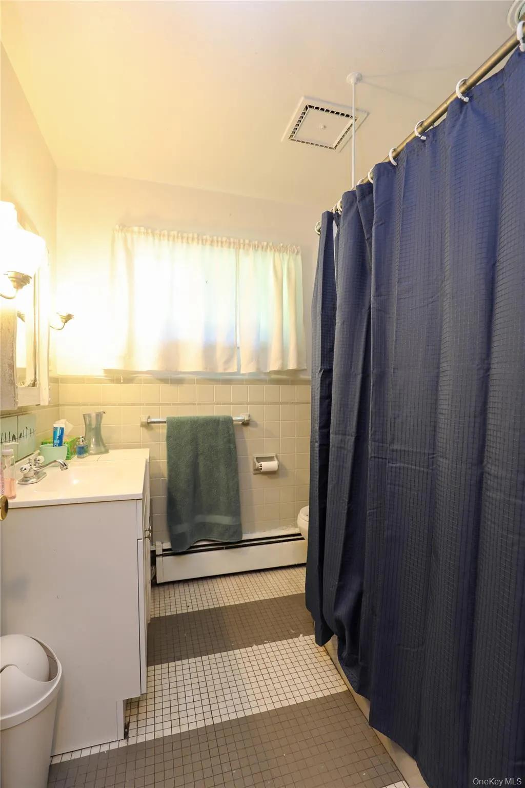 203 Maple Lane, Hurley, NY, 3 Bedrooms Bedrooms, 6 Rooms Rooms,1 BathroomBathrooms,Residential,For Rent,Maple,0,1042242 203 Maple Lane, Hurley, NY, 3 Bedrooms Bedrooms, 6 Rooms Rooms,1 BathroomBathrooms,Residential,For Rent,Maple,0,1042242