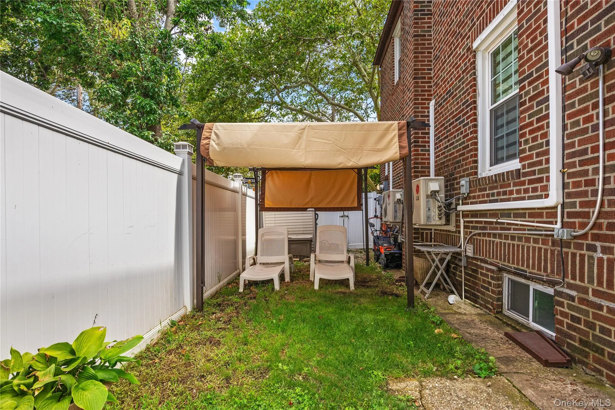 66-02 78th Street, New York, NY, 3 Bedrooms Bedrooms, 7 Rooms Rooms,2 BathroomsBathrooms,Residential,For Rent,78th,0,1042245 66-02 78th Street, New York, NY, 3 Bedrooms Bedrooms, 7 Rooms Rooms,2 BathroomsBathrooms,Residential,For Rent,78th,0,1042245