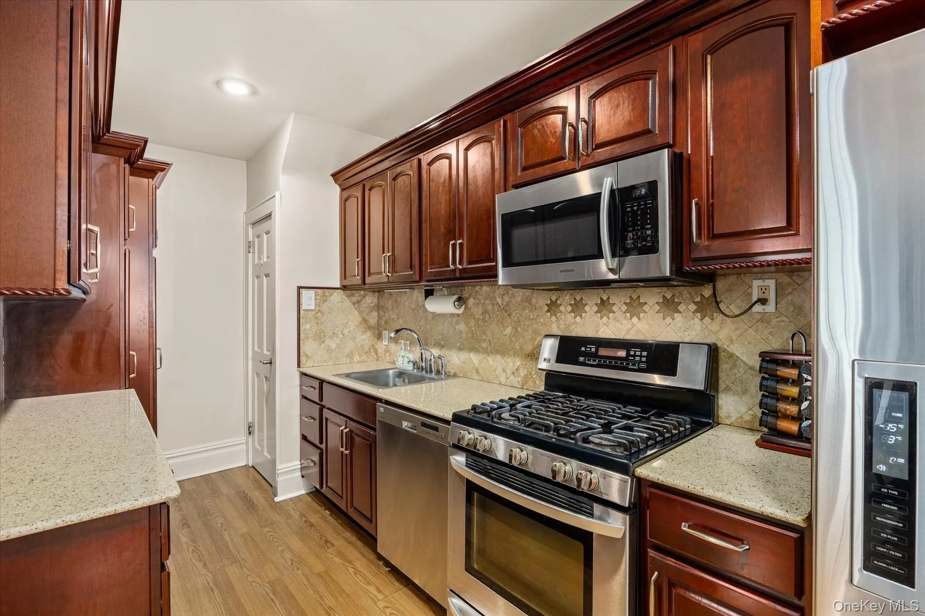 66-02 78th Street, New York, NY, 3 Bedrooms Bedrooms, 7 Rooms Rooms,2 BathroomsBathrooms,Residential,For Rent,78th,0,1042245 66-02 78th Street, New York, NY, 3 Bedrooms Bedrooms, 7 Rooms Rooms,2 BathroomsBathrooms,Residential,For Rent,78th,0,1042245