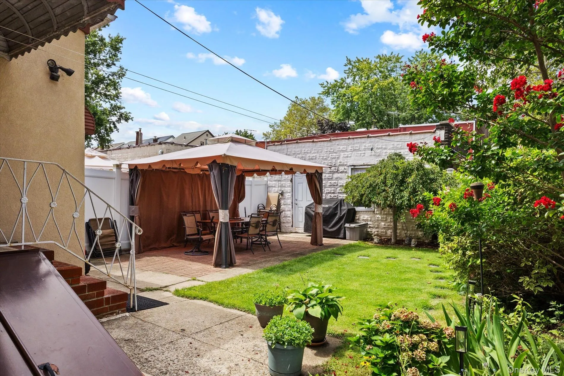66-02 78th Street, New York, NY, 3 Bedrooms Bedrooms, 7 Rooms Rooms,2 BathroomsBathrooms,Residential,For Rent,78th,0,1042245 66-02 78th Street, New York, NY, 3 Bedrooms Bedrooms, 7 Rooms Rooms,2 BathroomsBathrooms,Residential,For Rent,78th,0,1042245