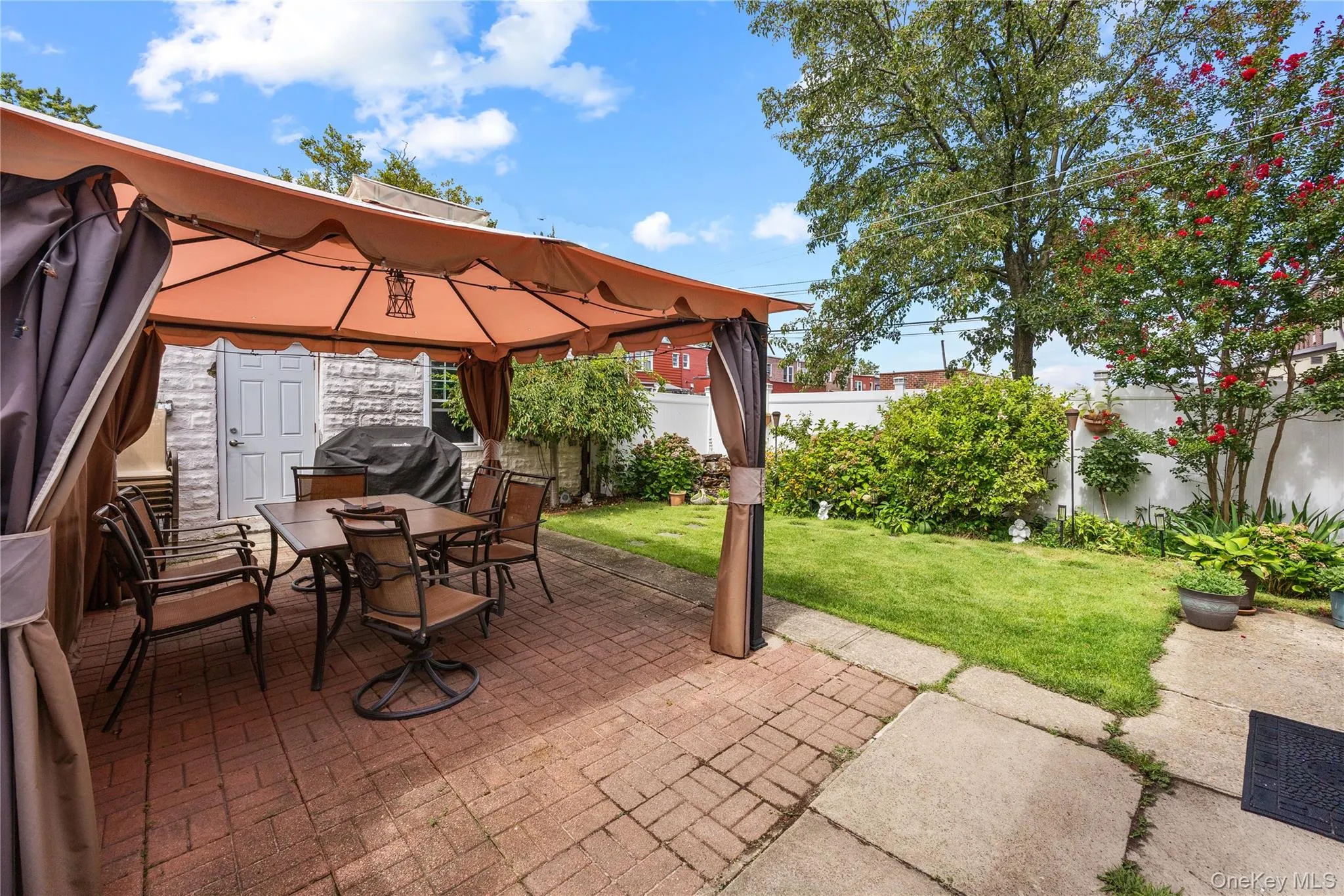 66-02 78th Street, New York, NY, 3 Bedrooms Bedrooms, 7 Rooms Rooms,2 BathroomsBathrooms,Residential,For Rent,78th,0,1042245 66-02 78th Street, New York, NY, 3 Bedrooms Bedrooms, 7 Rooms Rooms,2 BathroomsBathrooms,Residential,For Rent,78th,0,1042245