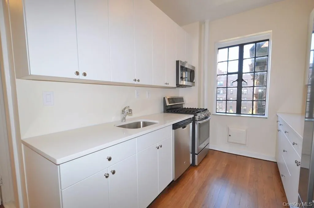 155 Garth Road, Eastchester, NY, 3 Bedrooms Bedrooms, 7 Rooms Rooms,2 BathroomsBathrooms,Residential Lease,For Rent,Garth,0,1042246 155 Garth Road, Eastchester, NY, 3 Bedrooms Bedrooms, 7 Rooms Rooms,2 BathroomsBathrooms,Residential Lease,For Rent,Garth,0,1042246