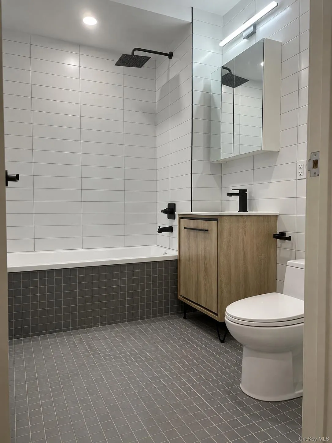 5540 97th Place, New York, NY, 2 Bedrooms Bedrooms, 3 Rooms Rooms,2 BathroomsBathrooms,Residential,For Rent,97th,0,1042252 5540 97th Place, New York, NY, 2 Bedrooms Bedrooms, 3 Rooms Rooms,2 BathroomsBathrooms,Residential,For Rent,97th,0,1042252