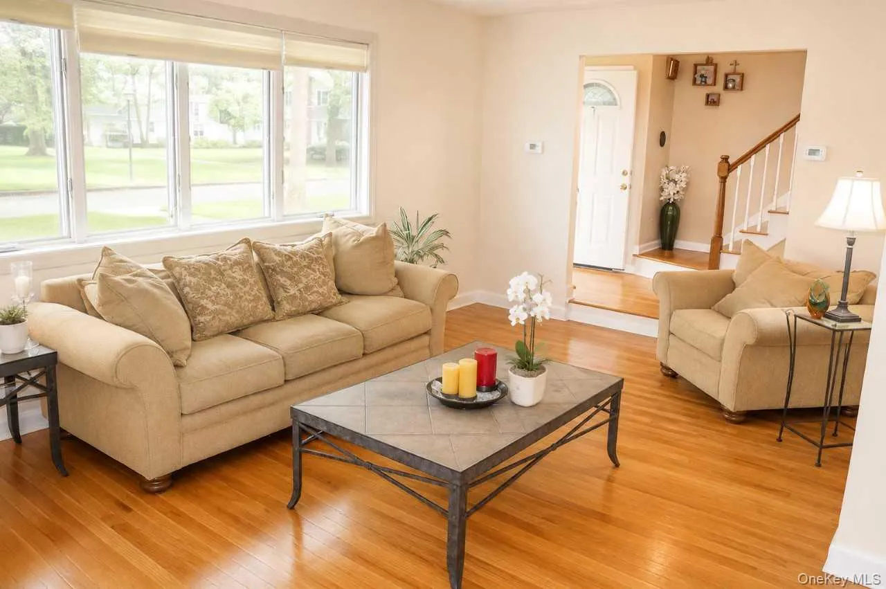 9 Gaston Street, Huntington, NY, 4 Bedrooms Bedrooms, 8 Rooms Rooms,2 BathroomsBathrooms,Residential,For Rent,Gaston,0,1042260 9 Gaston Street, Huntington, NY, 4 Bedrooms Bedrooms, 8 Rooms Rooms,2 BathroomsBathrooms,Residential,For Rent,Gaston,0,1042260
