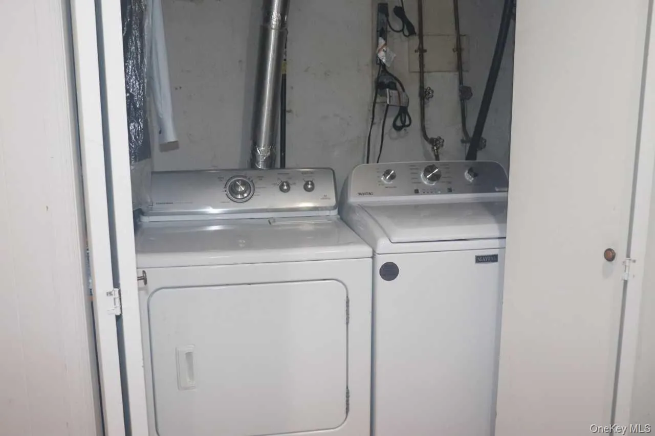 9 Gaston Street, Huntington, NY, 4 Bedrooms Bedrooms, 8 Rooms Rooms,2 BathroomsBathrooms,Residential,For Rent,Gaston,0,1042260 9 Gaston Street, Huntington, NY, 4 Bedrooms Bedrooms, 8 Rooms Rooms,2 BathroomsBathrooms,Residential,For Rent,Gaston,0,1042260