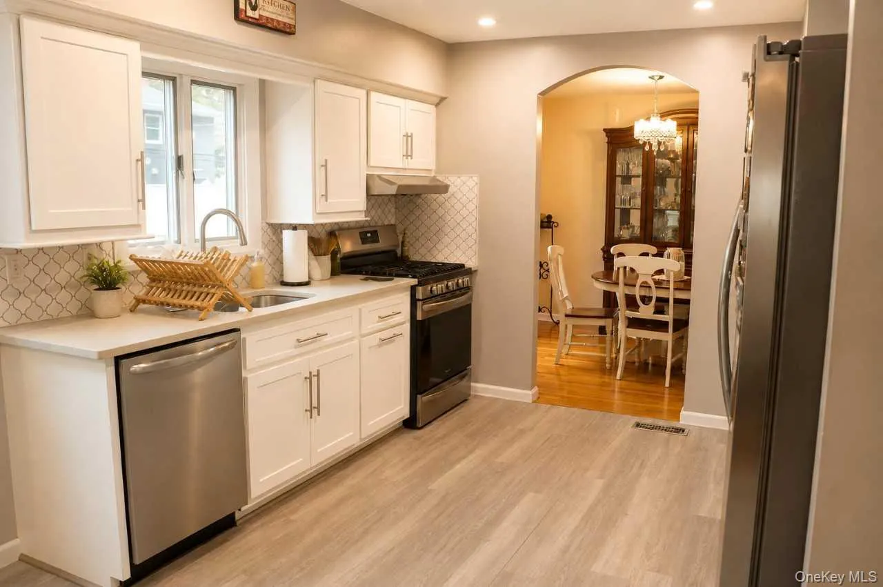 9 Gaston Street, Huntington, NY, 4 Bedrooms Bedrooms, 8 Rooms Rooms,2 BathroomsBathrooms,Residential,For Rent,Gaston,0,1042260 9 Gaston Street, Huntington, NY, 4 Bedrooms Bedrooms, 8 Rooms Rooms,2 BathroomsBathrooms,Residential,For Rent,Gaston,0,1042260