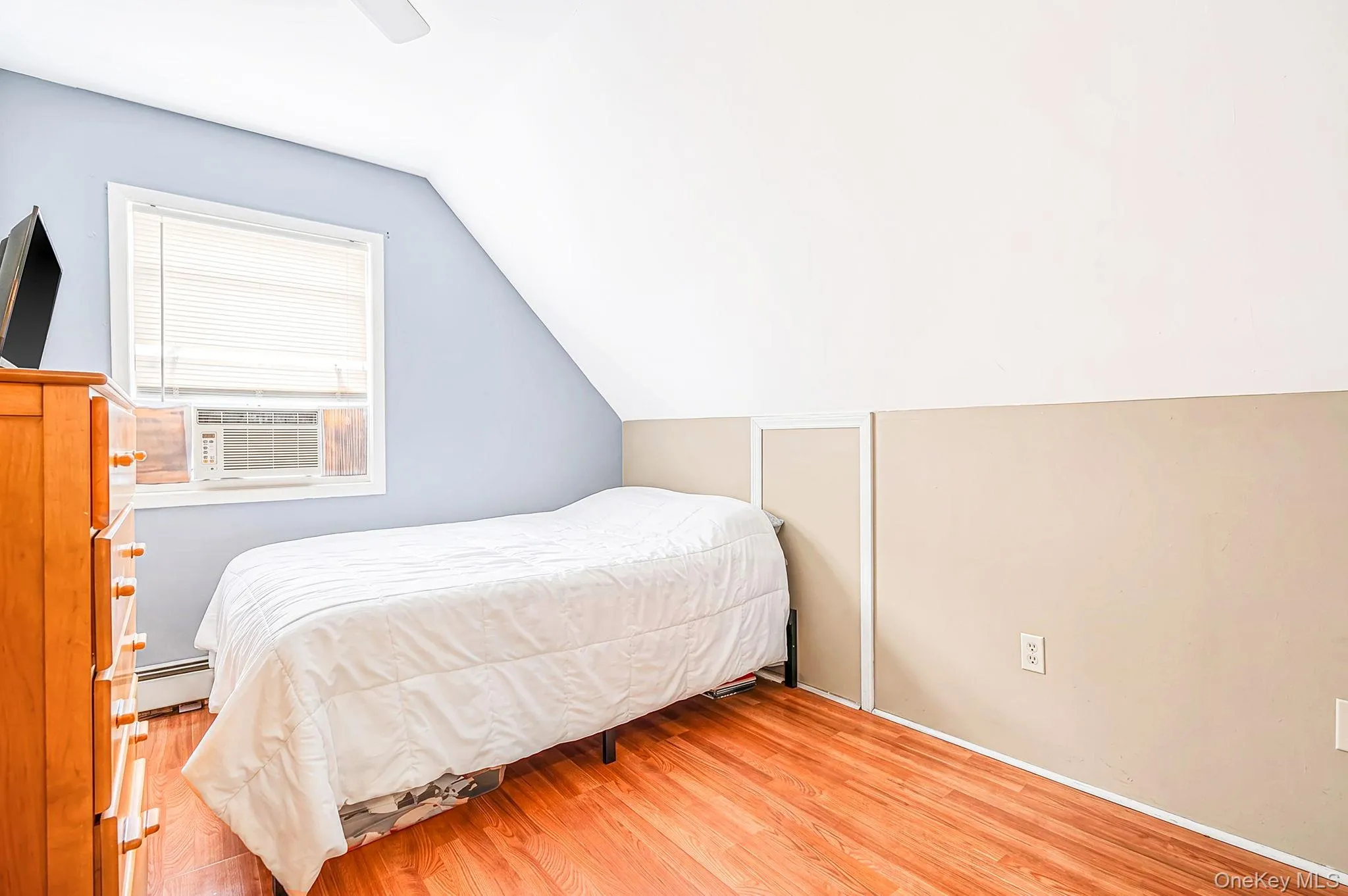 14 Richard Avenue, Islip, NY, 3 Bedrooms Bedrooms, 6 Rooms Rooms,1 BathroomBathrooms,Residential,For Rent,Richard,0,1042263 14 Richard Avenue, Islip, NY, 3 Bedrooms Bedrooms, 6 Rooms Rooms,1 BathroomBathrooms,Residential,For Rent,Richard,0,1042263