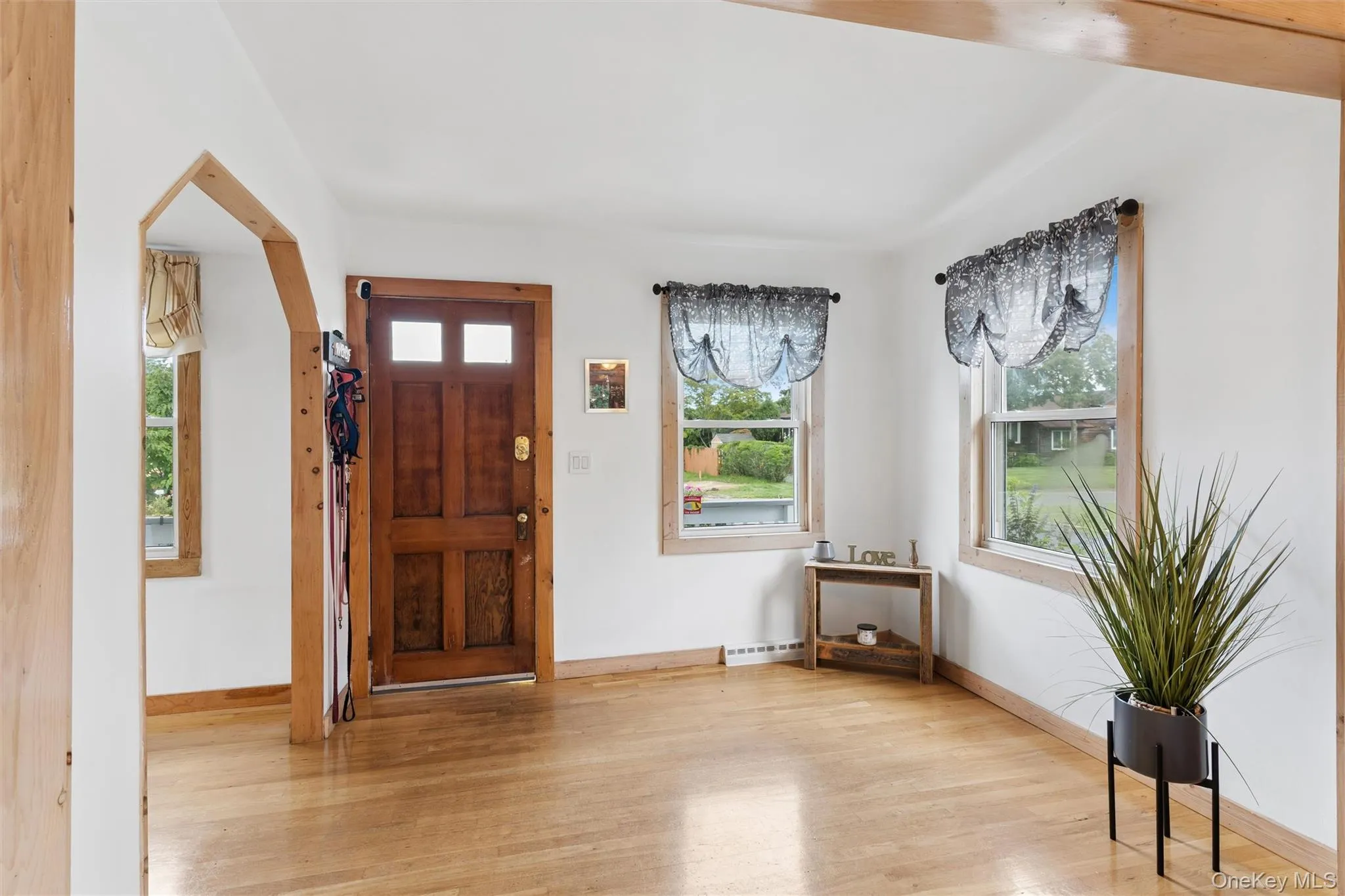 34 End Avenue, Southampton, NY, 2 Bedrooms Bedrooms, 7 Rooms Rooms,1 BathroomBathrooms,Residential,For Rent,End,0,1042264 34 End Avenue, Southampton, NY, 2 Bedrooms Bedrooms, 7 Rooms Rooms,1 BathroomBathrooms,Residential,For Rent,End,0,1042264