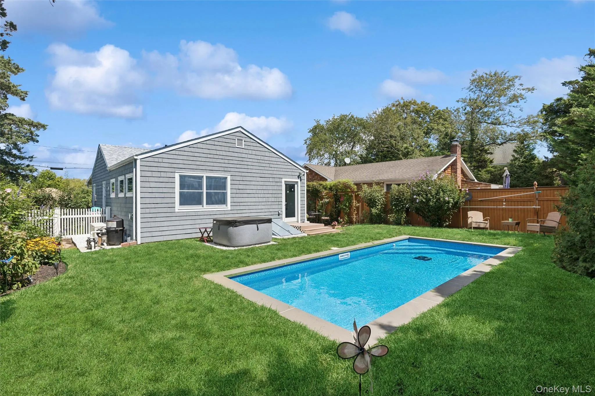 34 End Avenue, Southampton, NY, 2 Bedrooms Bedrooms, 7 Rooms Rooms,1 BathroomBathrooms,Residential,For Rent,End,0,1042264 34 End Avenue, Southampton, NY, 2 Bedrooms Bedrooms, 7 Rooms Rooms,1 BathroomBathrooms,Residential,For Rent,End,0,1042264