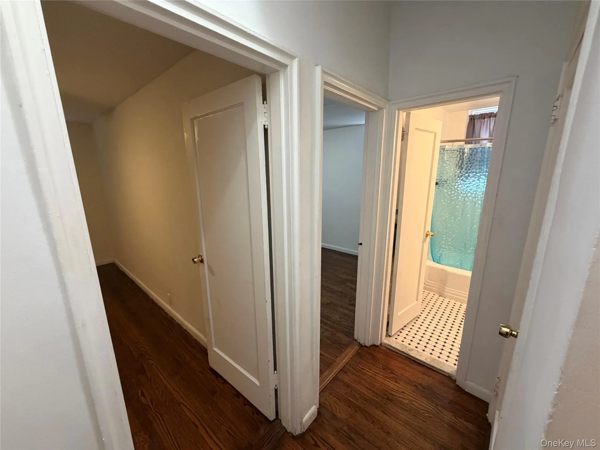 821 Bronx River Road, Yonkers, NY, 2 Bedrooms Bedrooms, 4 Rooms Rooms,1 BathroomBathrooms,Residential,For Rent,Bronx River,0,1042266 821 Bronx River Road, Yonkers, NY, 2 Bedrooms Bedrooms, 4 Rooms Rooms,1 BathroomBathrooms,Residential,For Rent,Bronx River,0,1042266