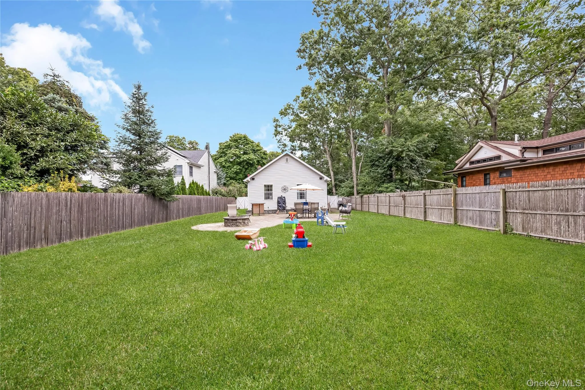 393 End Avenue, Brookhaven, NY, 3 Bedrooms Bedrooms, 6 Rooms Rooms,2 BathroomsBathrooms,Residential,For Rent,End,0,1042267 393 End Avenue, Brookhaven, NY, 3 Bedrooms Bedrooms, 6 Rooms Rooms,2 BathroomsBathrooms,Residential,For Rent,End,0,1042267