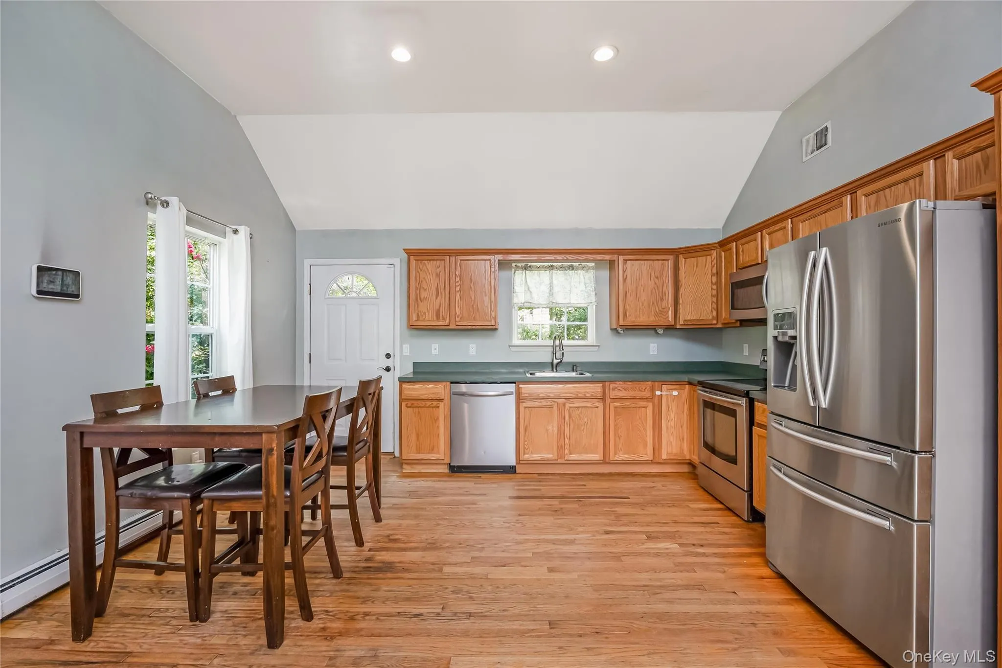 393 End Avenue, Brookhaven, NY, 3 Bedrooms Bedrooms, 6 Rooms Rooms,2 BathroomsBathrooms,Residential,For Rent,End,0,1042267 393 End Avenue, Brookhaven, NY, 3 Bedrooms Bedrooms, 6 Rooms Rooms,2 BathroomsBathrooms,Residential,For Rent,End,0,1042267