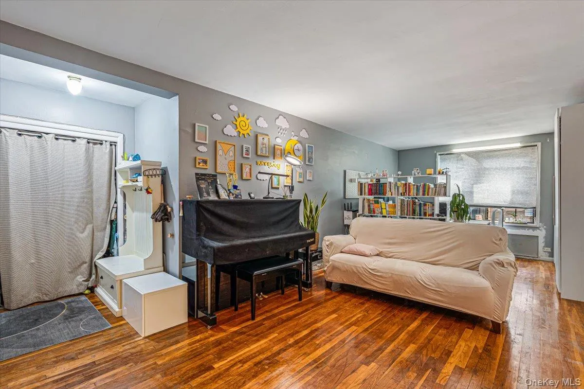 224-24 Union Street, New York, NY, 2 Bedrooms Bedrooms, 4 Rooms Rooms,1 BathroomBathrooms,Residential,For Rent,Union,0,1042276 224-24 Union Street, New York, NY, 2 Bedrooms Bedrooms, 4 Rooms Rooms,1 BathroomBathrooms,Residential,For Rent,Union,0,1042276